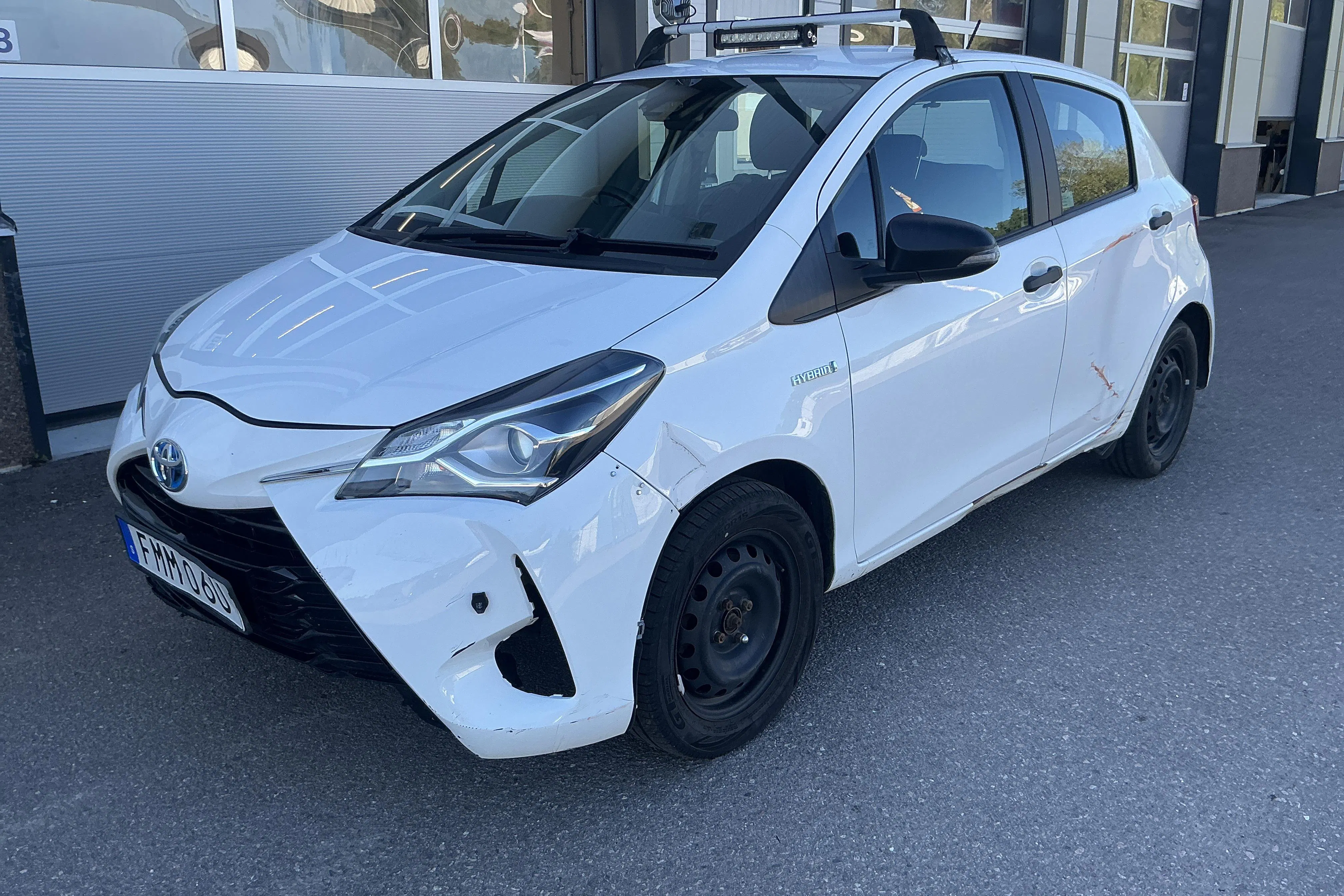 Presentationsfoto 1 av 13: Toyota Yaris 1.5 Hybrid 5dr (101hk) - 8 975 mil - Automat - vit - 2019