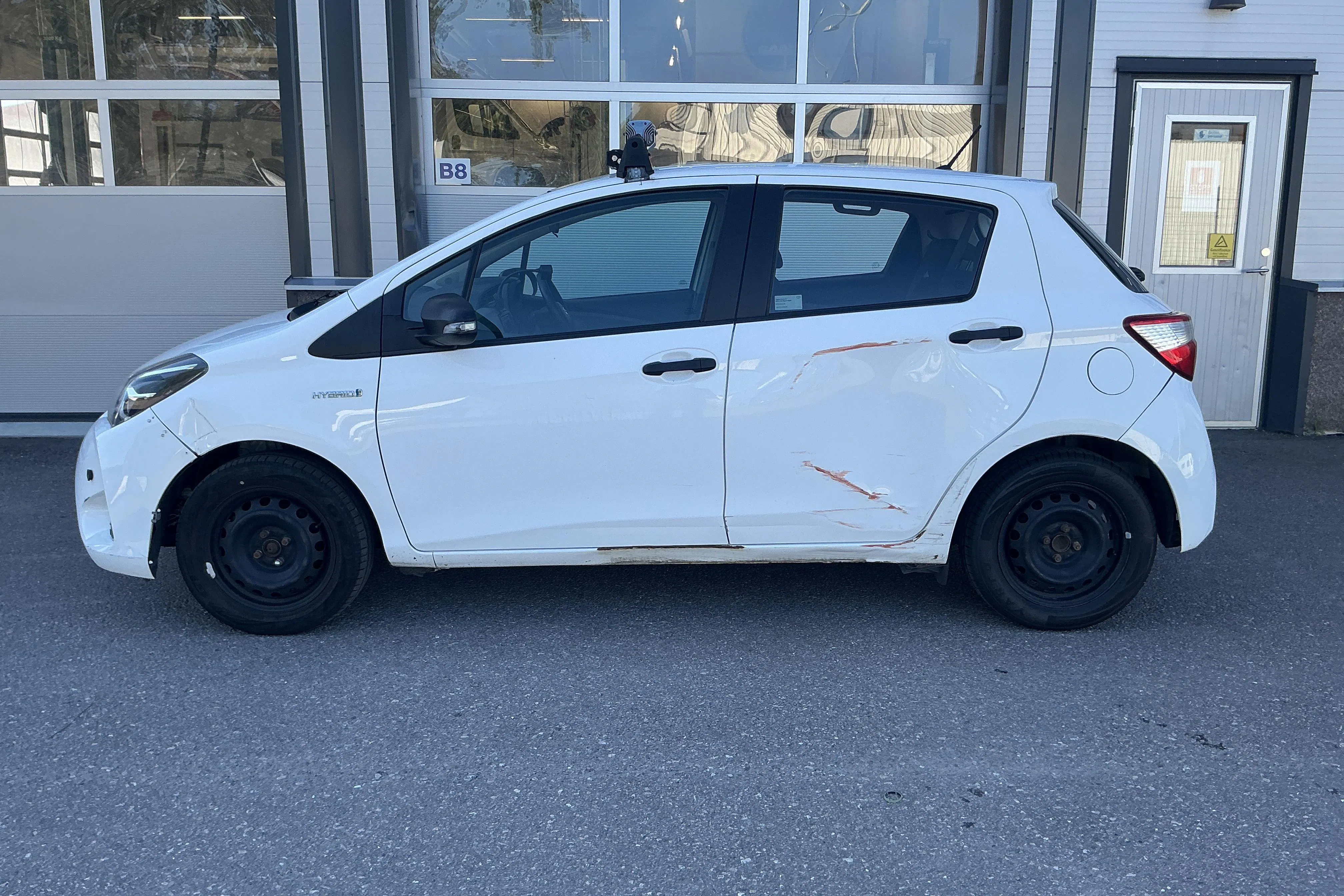 Presentationsfoto 2 av 13: Toyota Yaris 1.5 Hybrid 5dr (101hk) - 8 975 mil - Automat - vit - 2019
