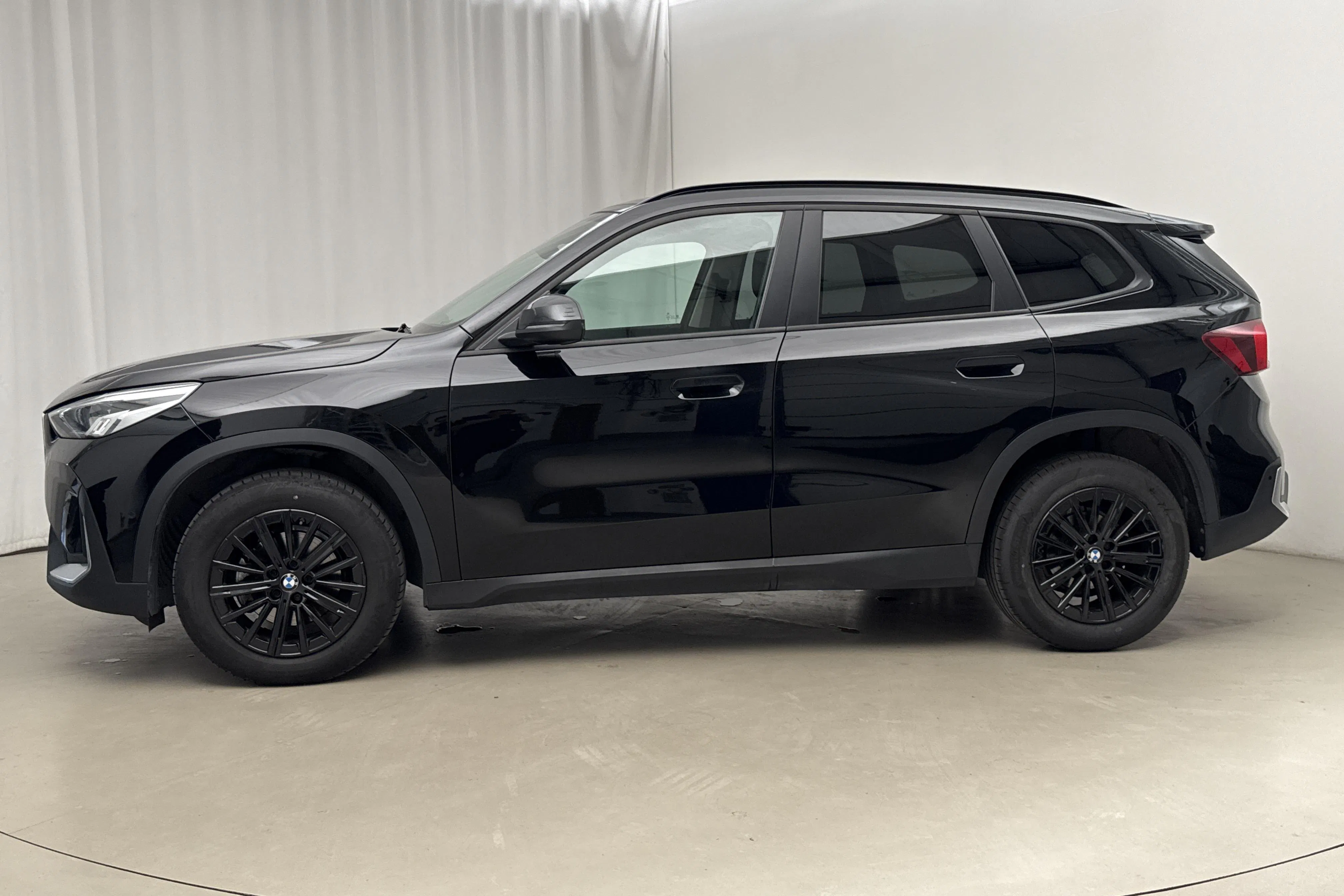 Presentation photo 2 of 19: BMW X1 sDrive18i, U11 (136hk) - 92 800 km - Automatic - black - 2023