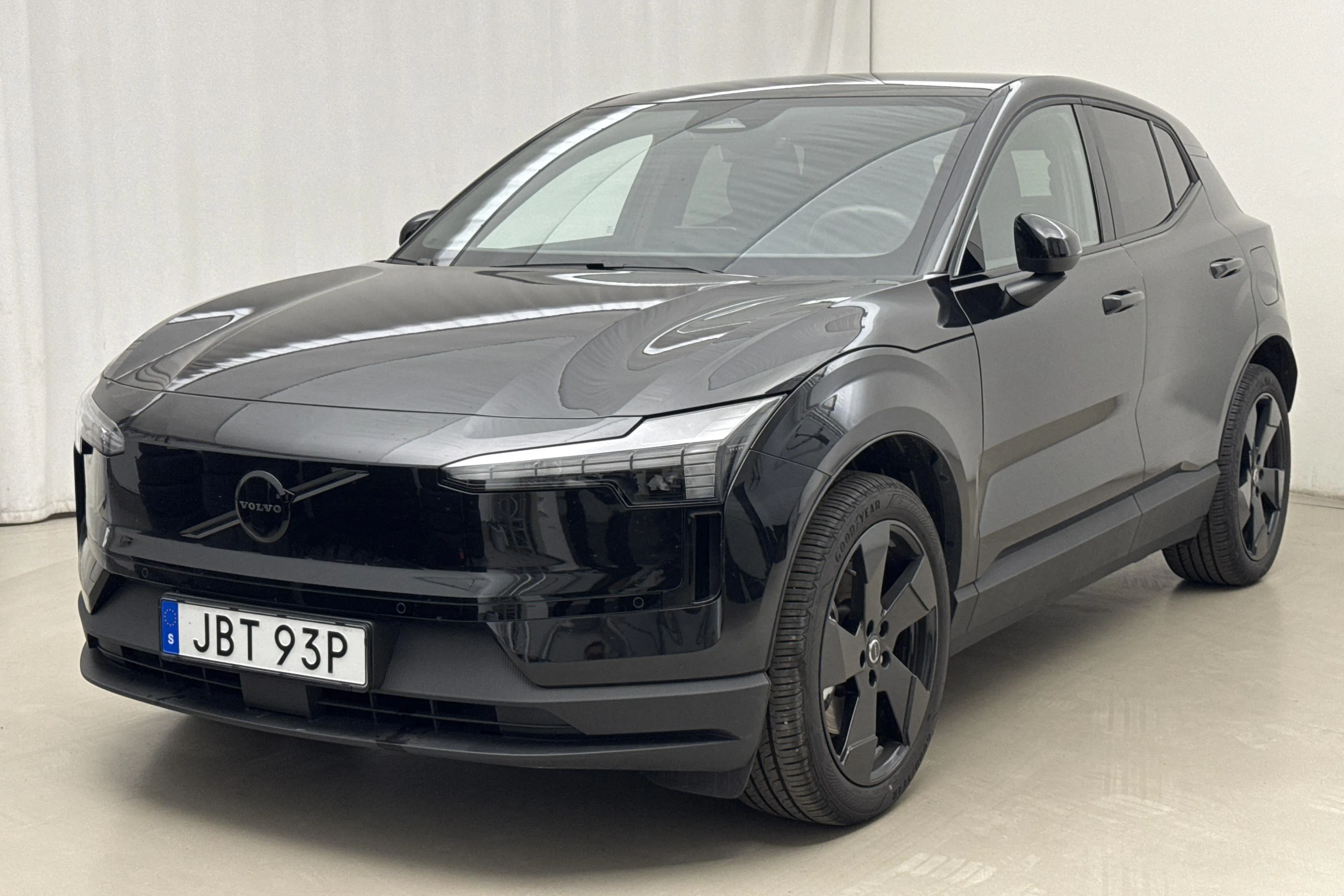 Presentationsfoto 1 av 22: Volvo EX30 Twin Motor Performance (428hk) - 875 mil - Automat - svart - 2026