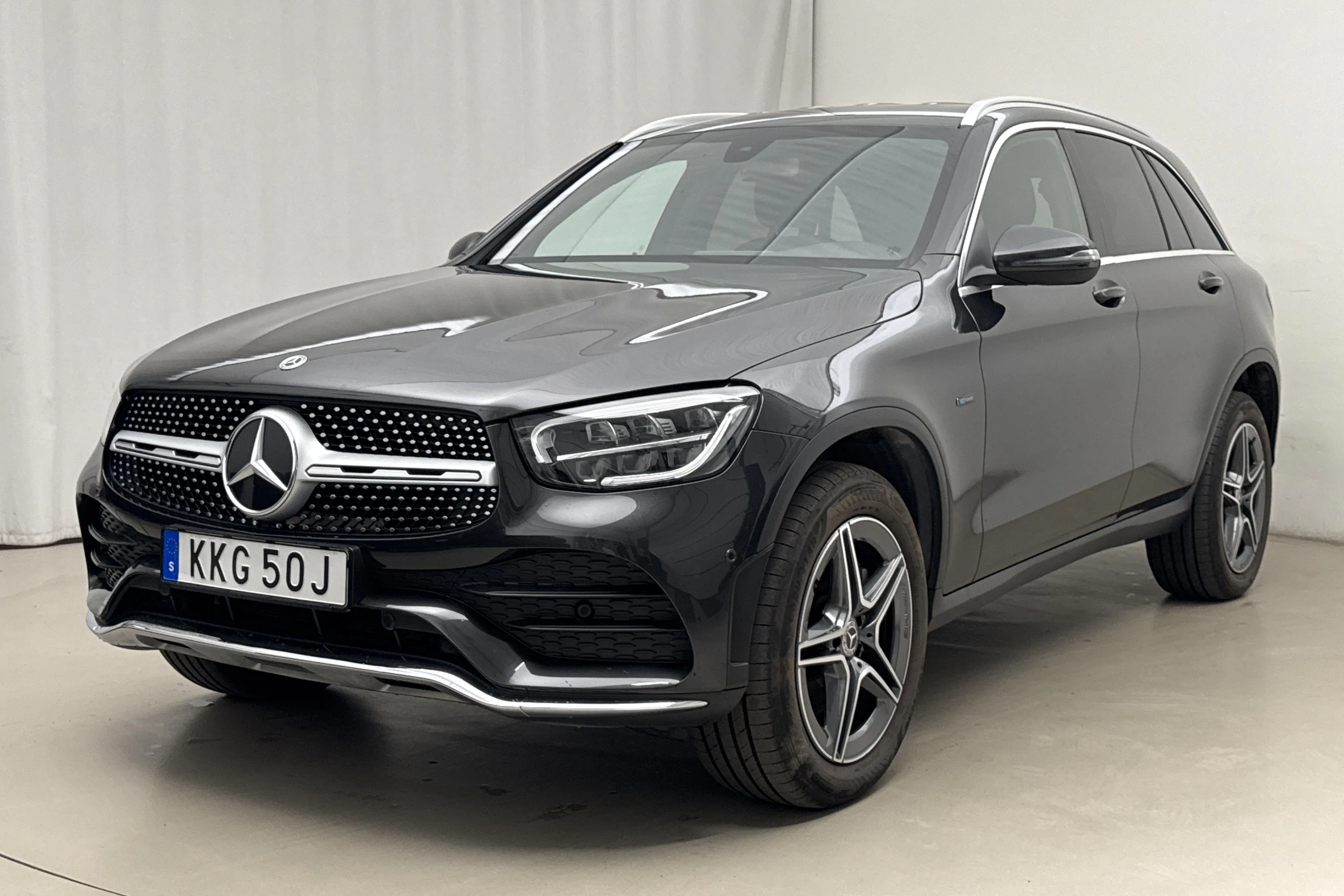 Presentationsfoto 1 av 20: Mercedes GLC 300 e 4MATIC X253 (333hk) - 9 223 mil - Automat - grå - 2022