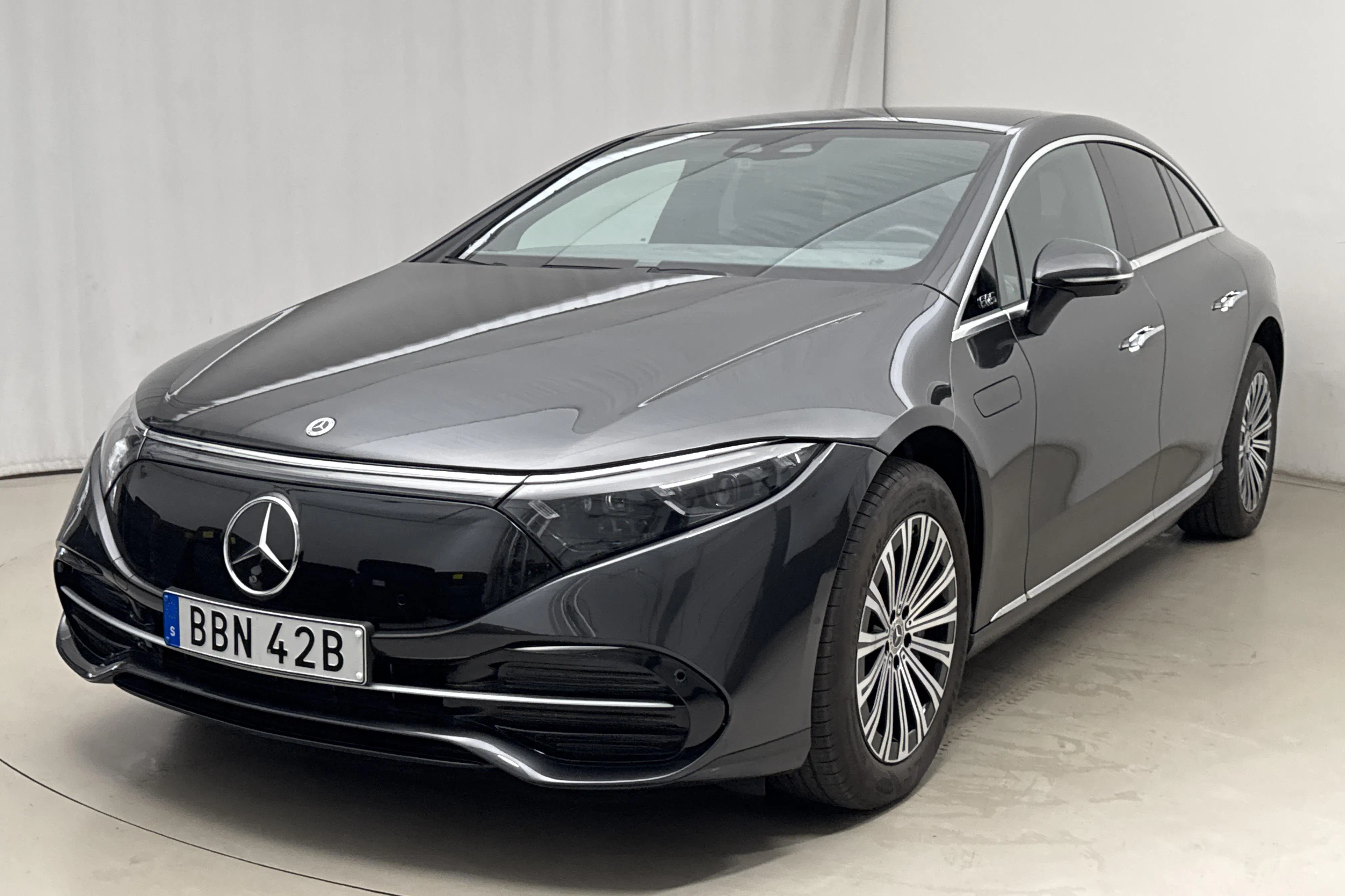 Presentation photo 1 of 21: Mercedes EQS 350 V297 (292hk) - 14 360 km - Automatic - gray - 2022