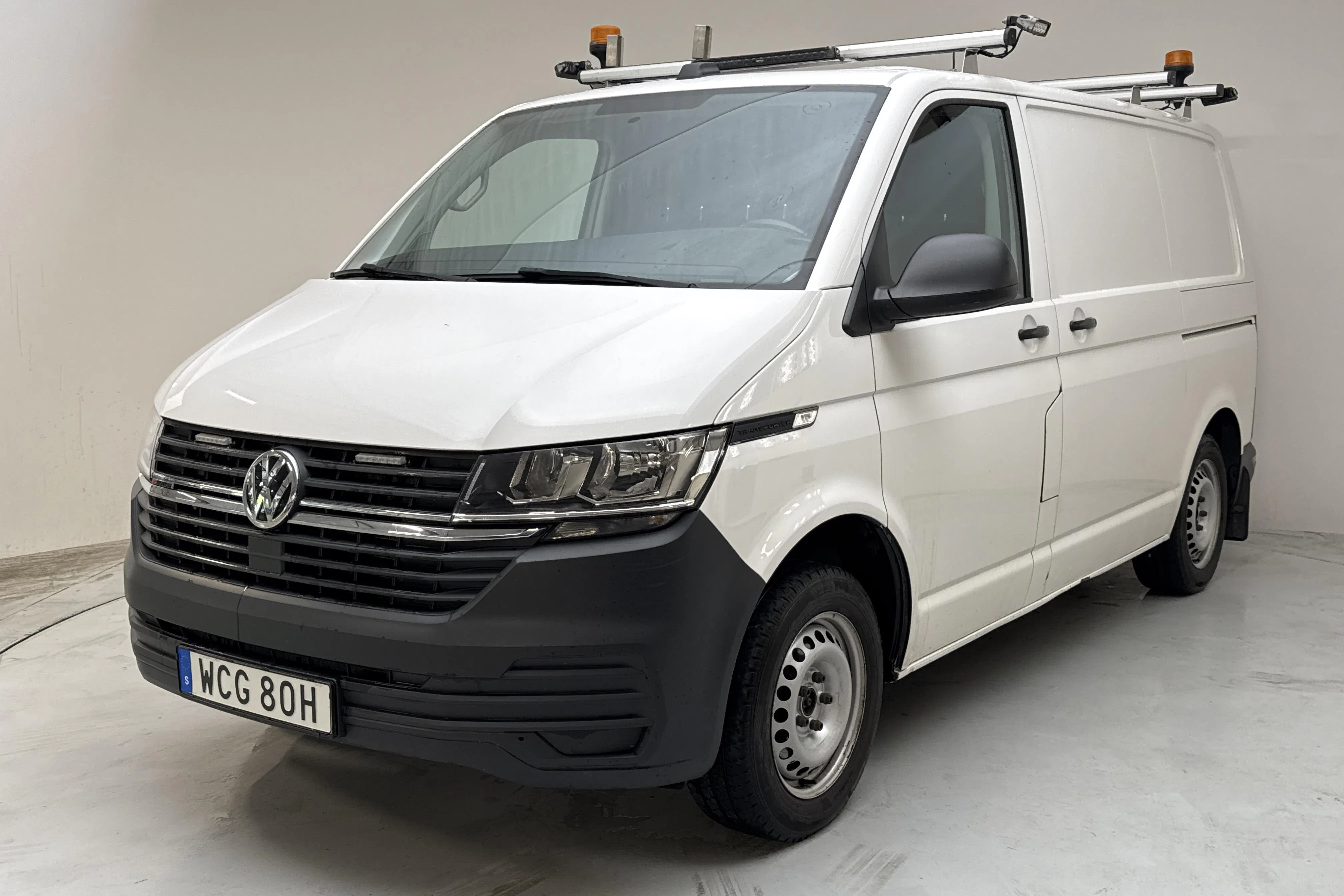 Presentation photo 1 of 14: VW Transporter T6 2.0 TDI BMT Skåp 4MOTION (150hk) - 159 450 km - Automatic - white - 2020