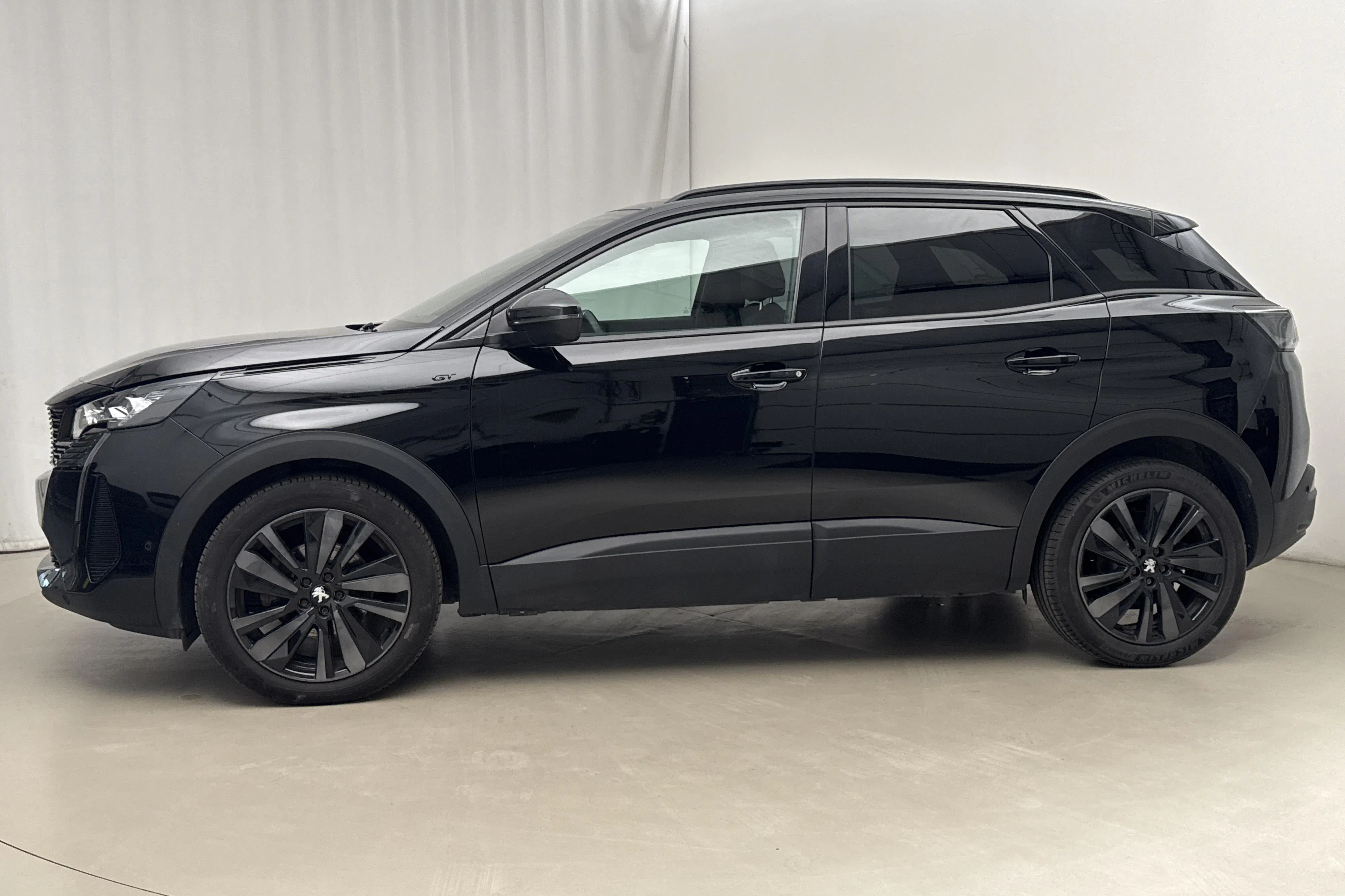 Presentationsfoto 2 av 19: Peugeot 3008 1.2 PureTech (130hk) - 3 230 mil - Automat - svart - 2024