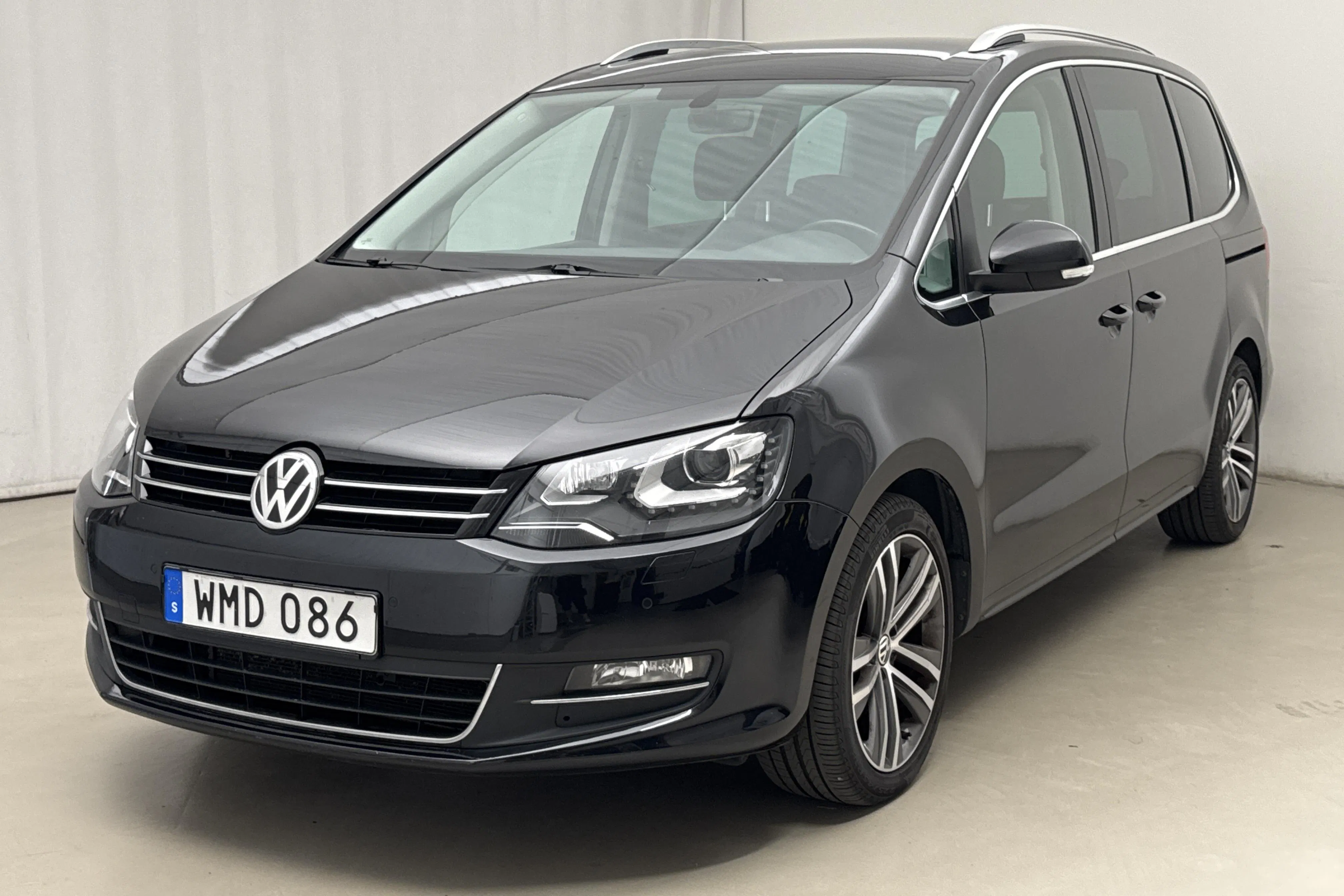 Presentation photo 1 of 19: VW Sharan 2.0 TDI 4Motion (184hk) - 181 580 km - Automatic - black - 2017