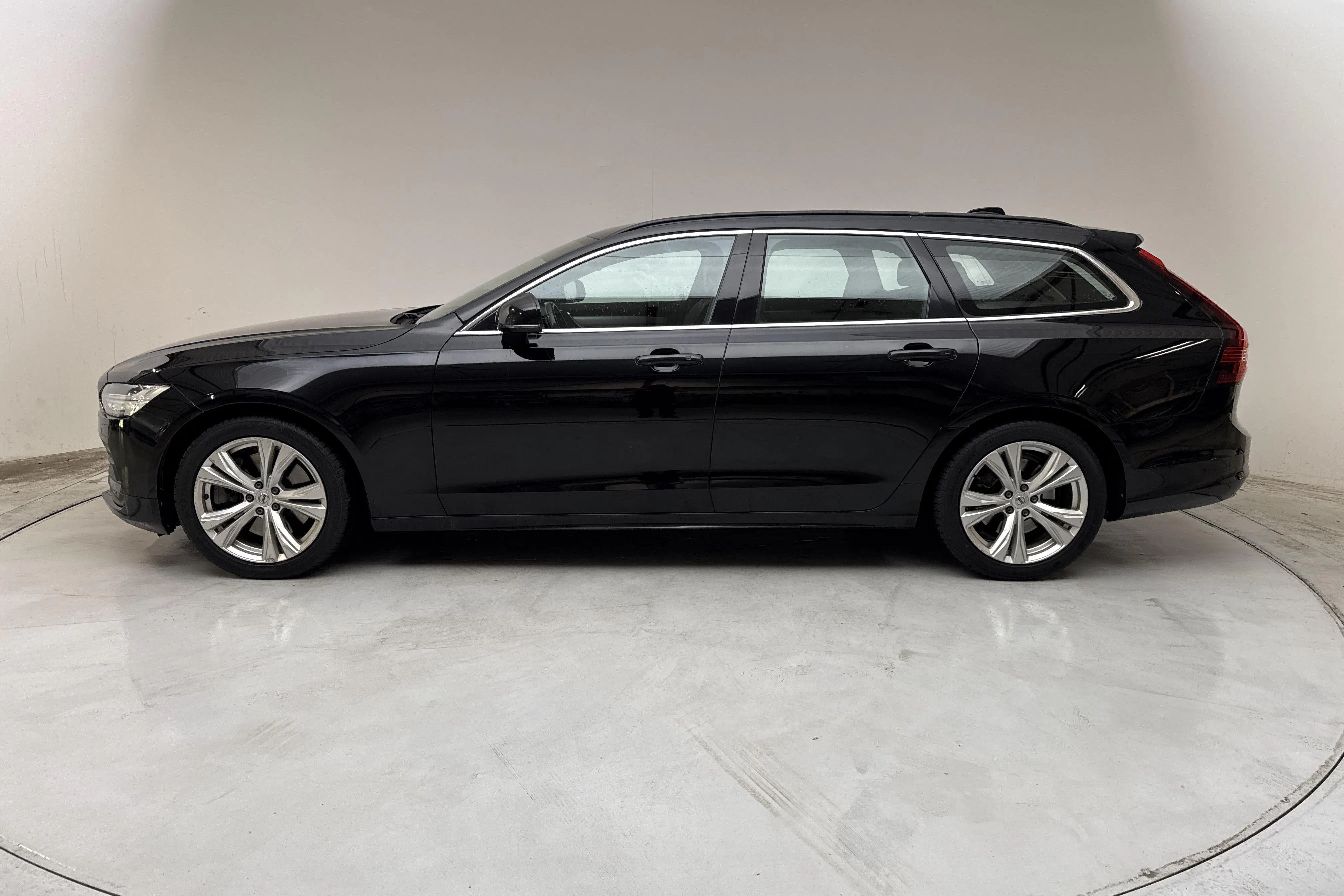 Presentation photo 2 of 15: Volvo V90 B4 Mildhybrid, Diesel (190hk) - 316 090 km - Automatic - black - 2023