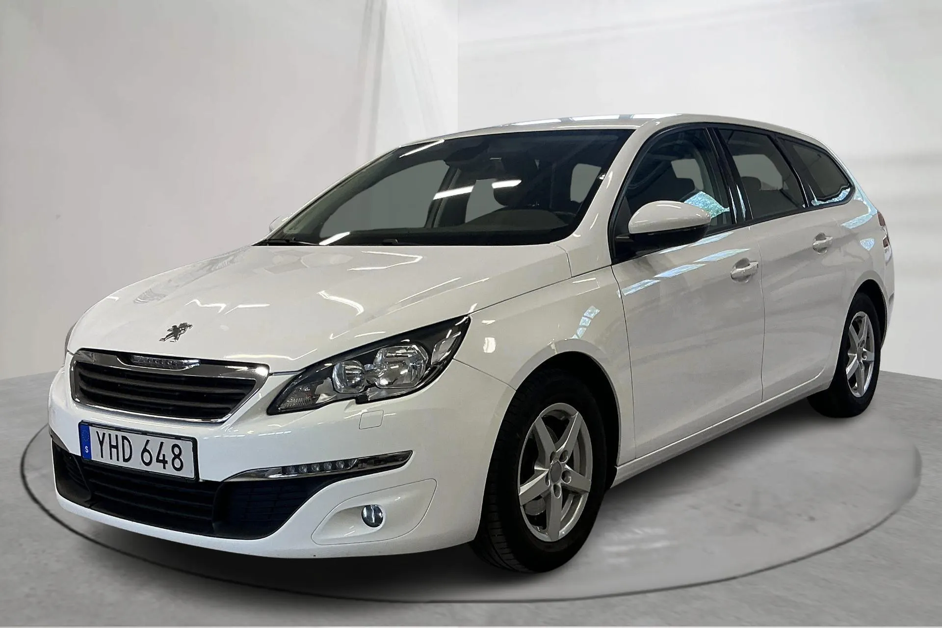 Presentation photo 1 of 14: Peugeot 308 SW PureTech (110hk) - 118 300 km - Manual - white - 2017
