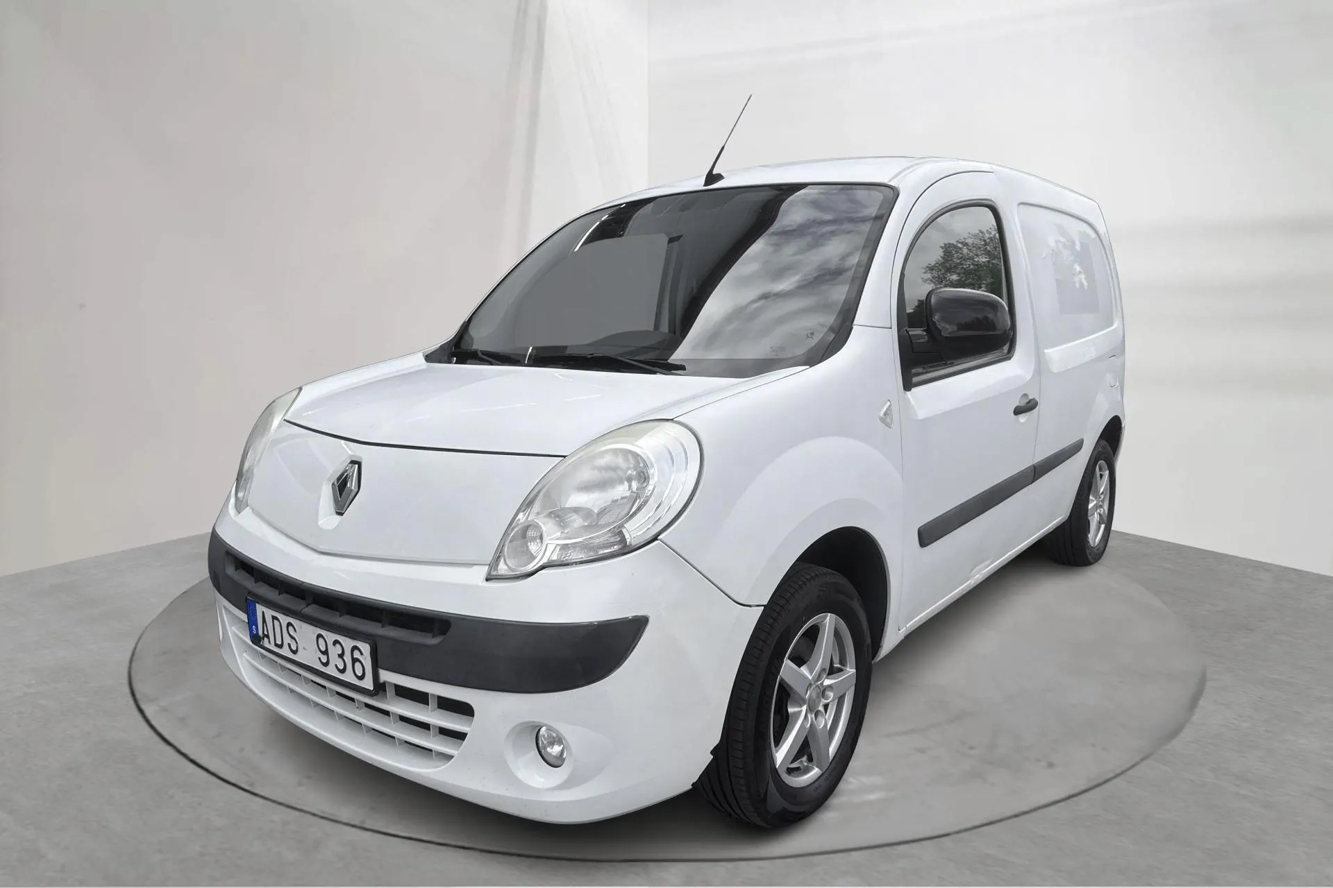 Presentationsfoto 1 av 13: Renault Kangoo Express II 1.5 dCi Skåp (90hk) - 13 627 mil - Manuell - vit - 2013