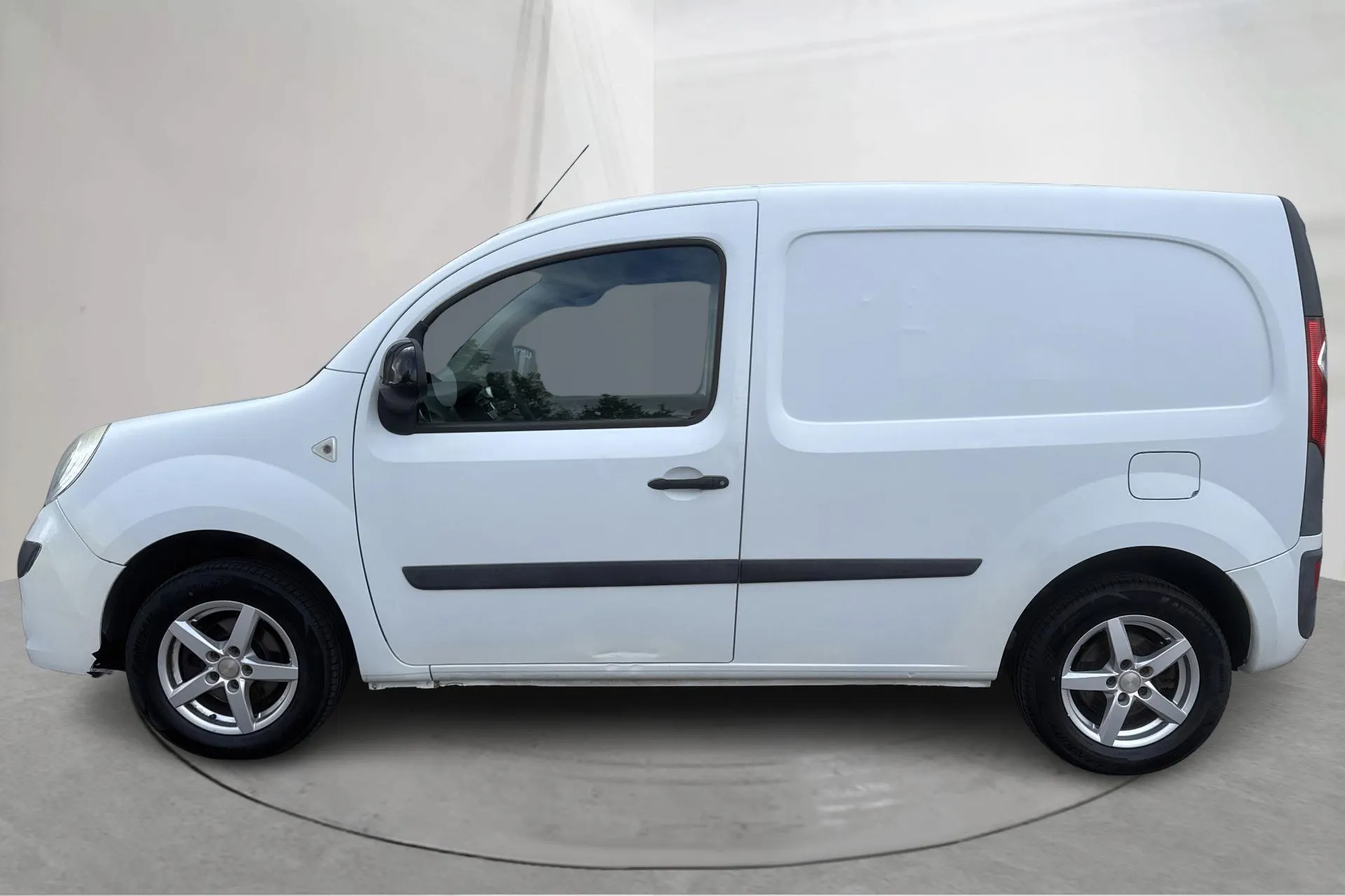 Presentationsfoto 2 av 13: Renault Kangoo Express II 1.5 dCi Skåp (90hk) - 13 627 mil - Manuell - vit - 2013