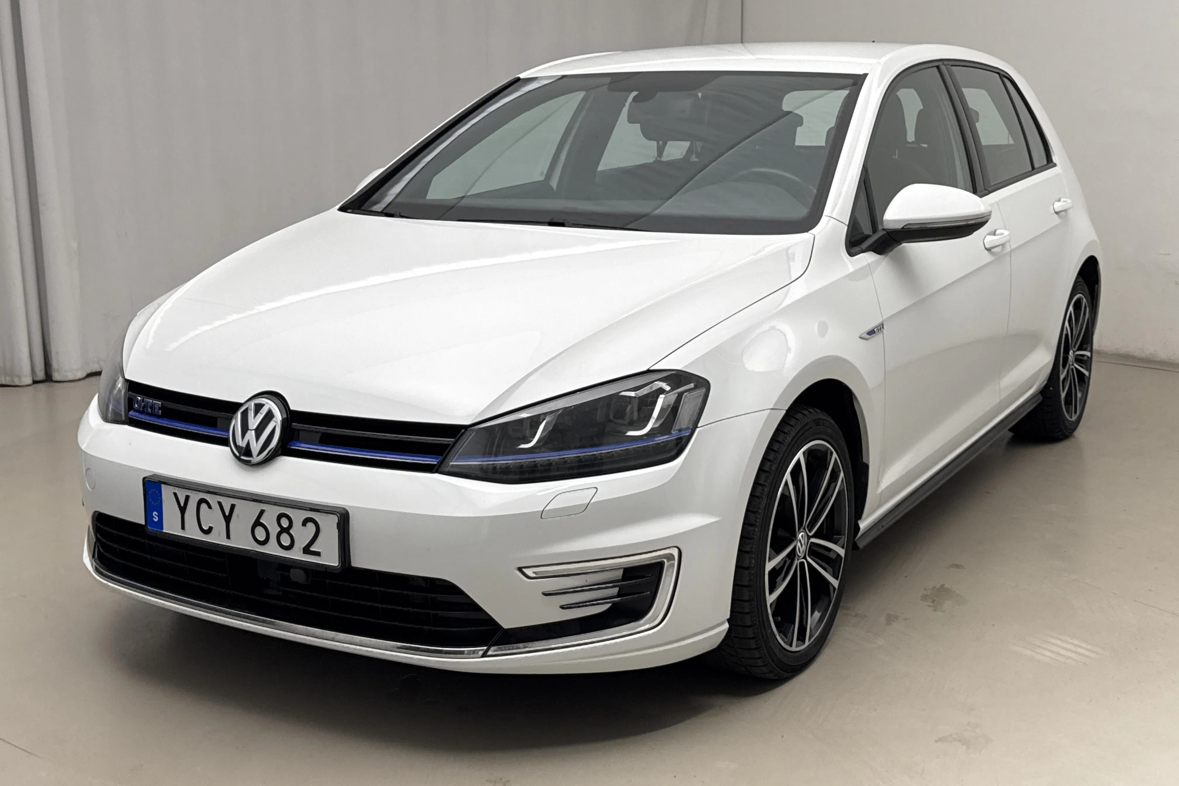 Presentation photo 1 of 18: VW Golf VII 1.4 Plug-in-Hybrid 5dr (204hk) - 79 320 km - Automatic - white - 2016
