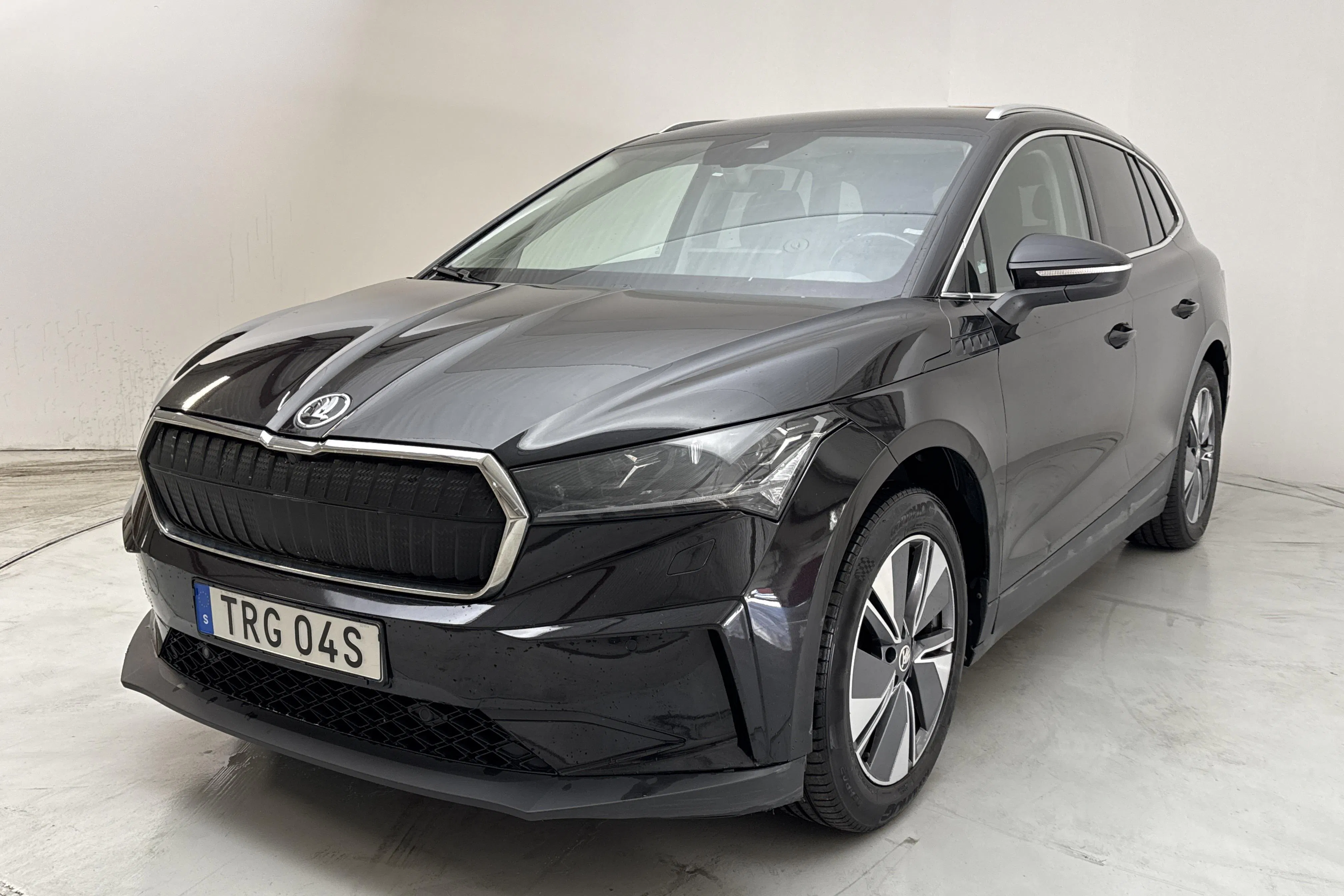 Presentationsfoto 1 av 17: Skoda Enyaq iV 80 (204hk) - 21 071 mil - Automat - svart - 2023