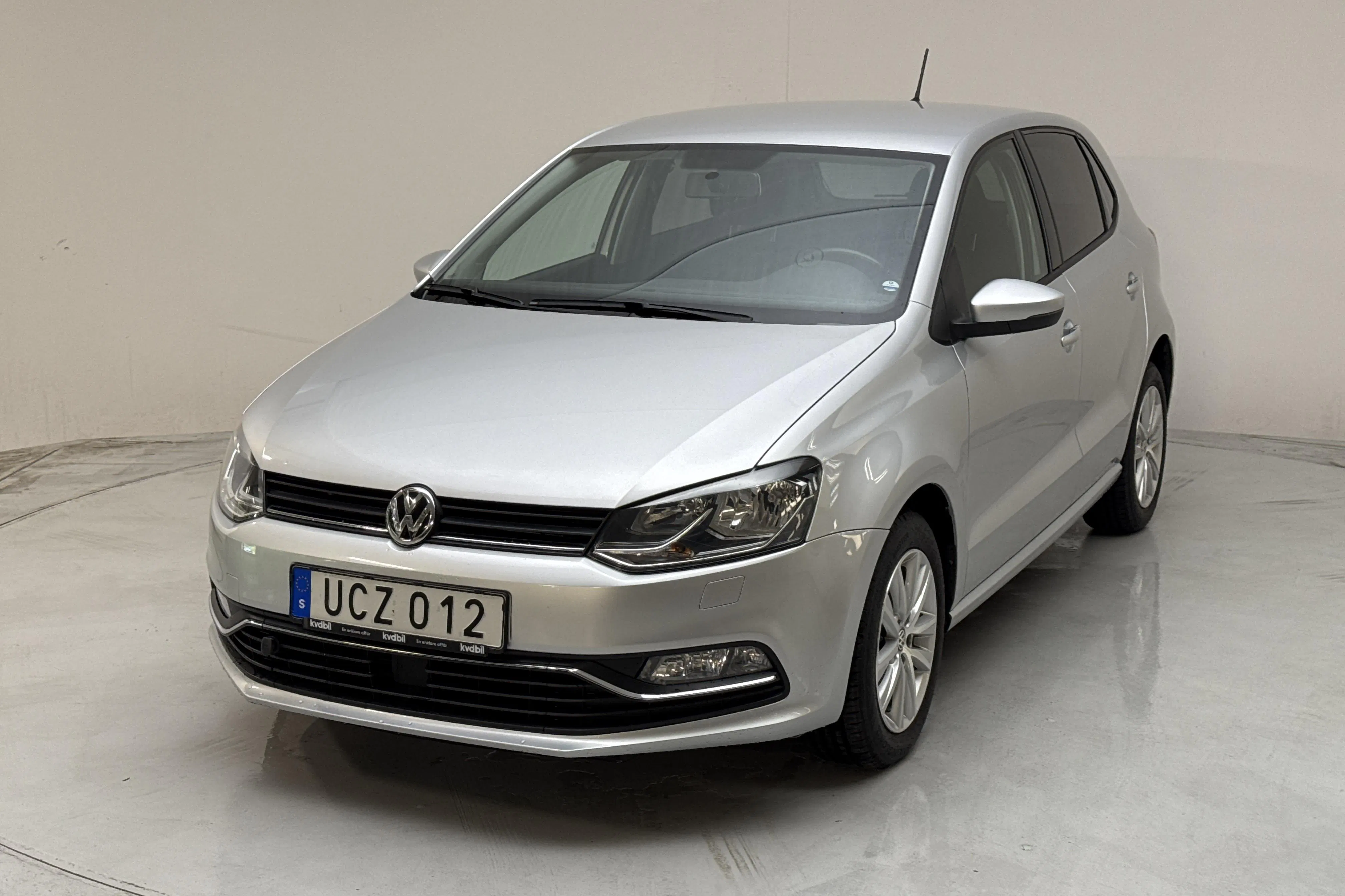 Presentationsfoto 1 av 12: VW Polo 1.2 TSI 5dr (90hk) - 7 392 mil - Manuell - silver - 2016