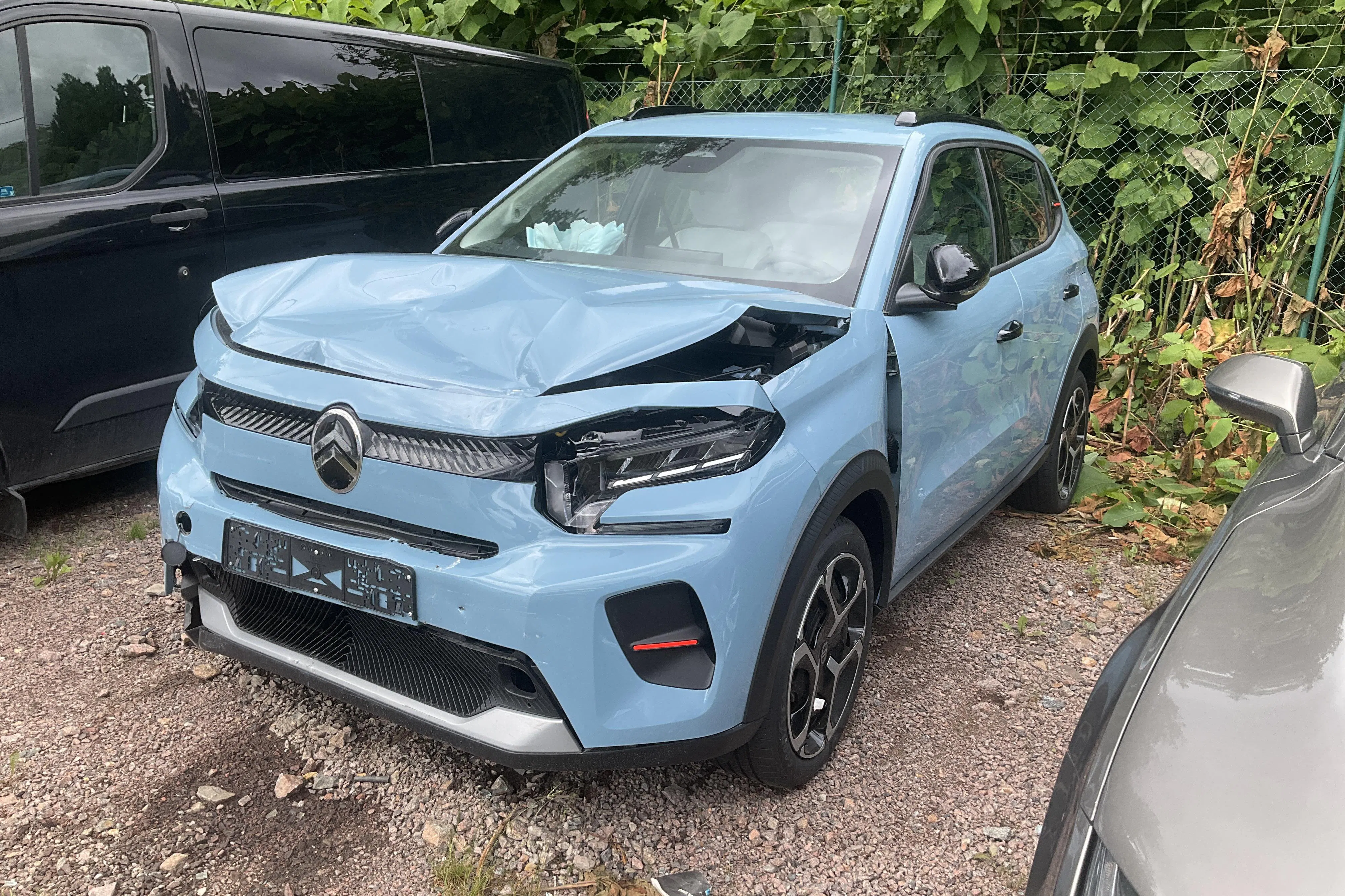 Presentationsfoto 1 av 13: Citroën e-C3 44kWh (113hk) - 38 mil - Automat - blå - 2025