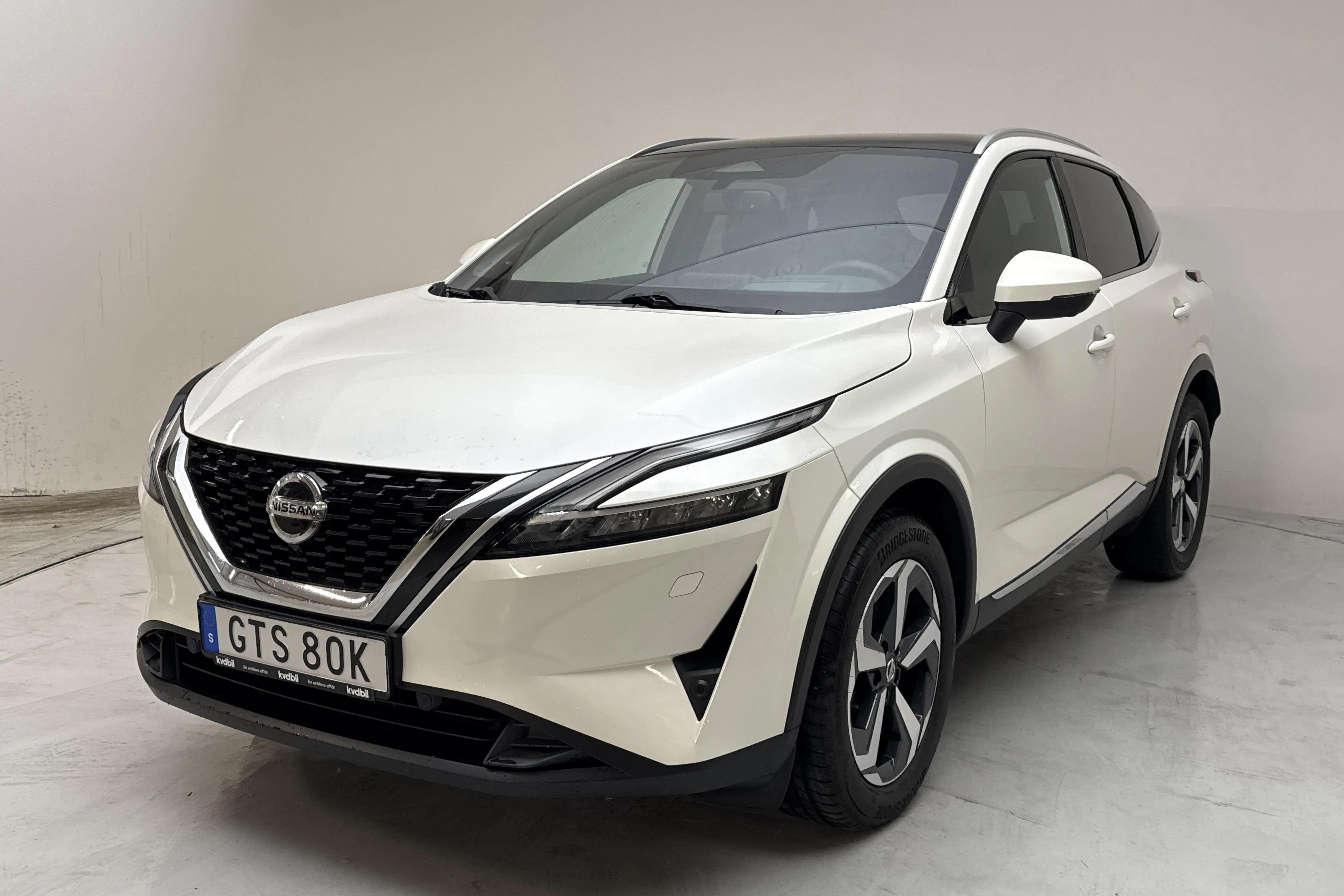 Presentationsfoto 1 av 14: Nissan Qashqai 1.3 MHEV (158hk) - 3 250 mil - Automat - vit - 2022