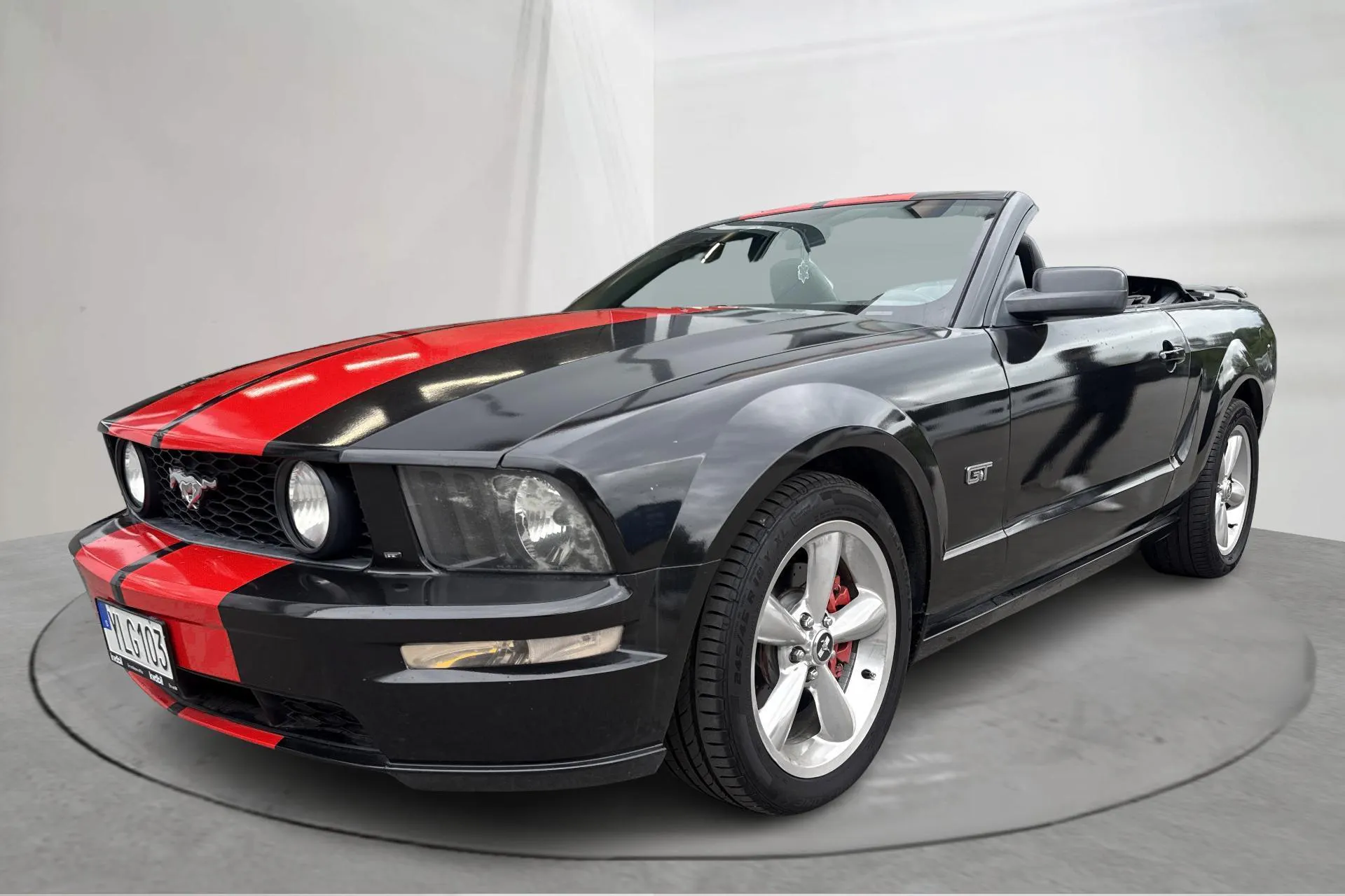 Presentationsfoto 1 av 20: Ford Mustang GT 4.6 V8 Cabriolet (300hk) - 25 263 mil - Automat - Ljusblå - 2006