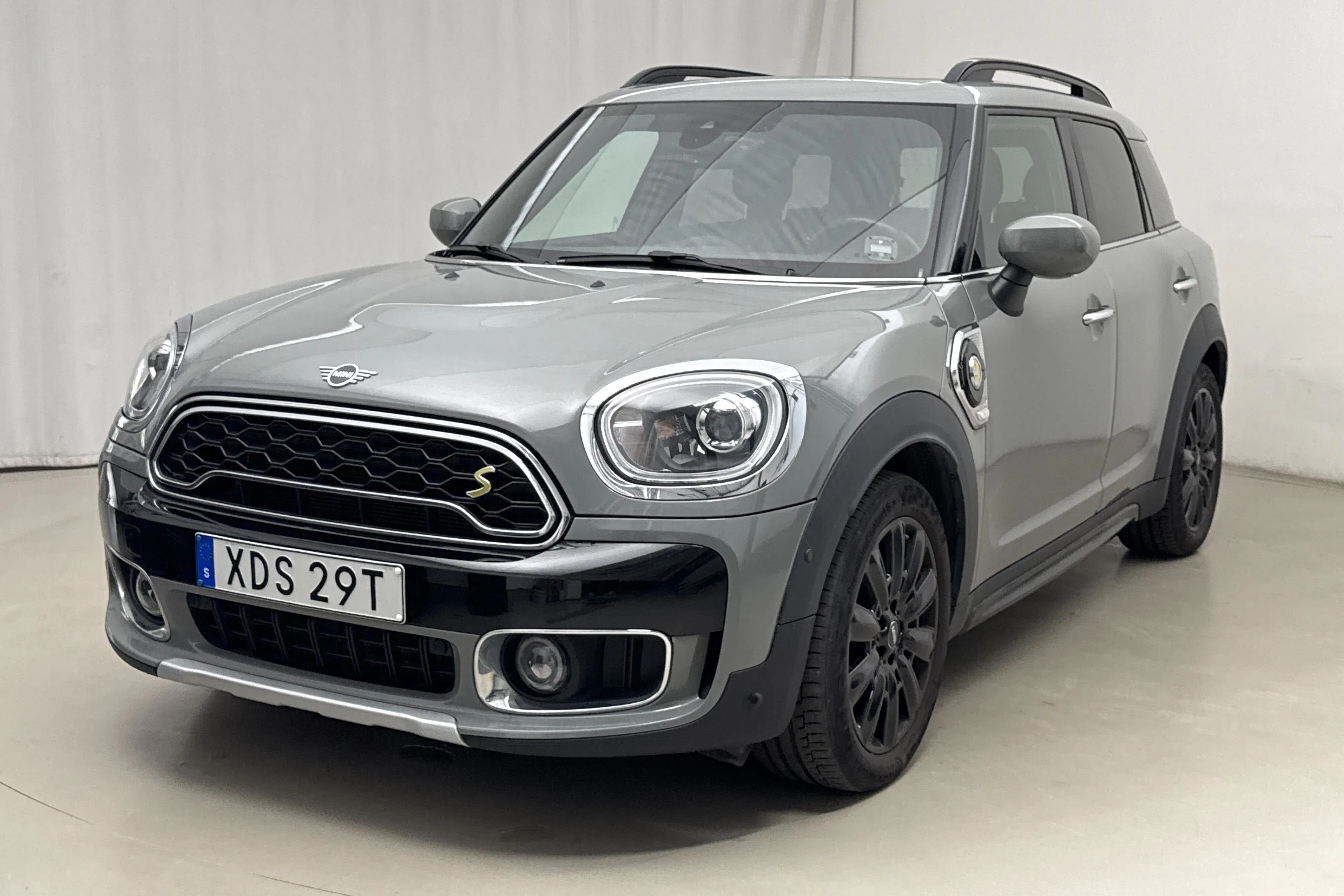 Presentationsfoto 1 av 20: MINI Cooper S E ALL4 Countryman, F60 (224hk) - 6 958 mil - Automat - grå - 2020