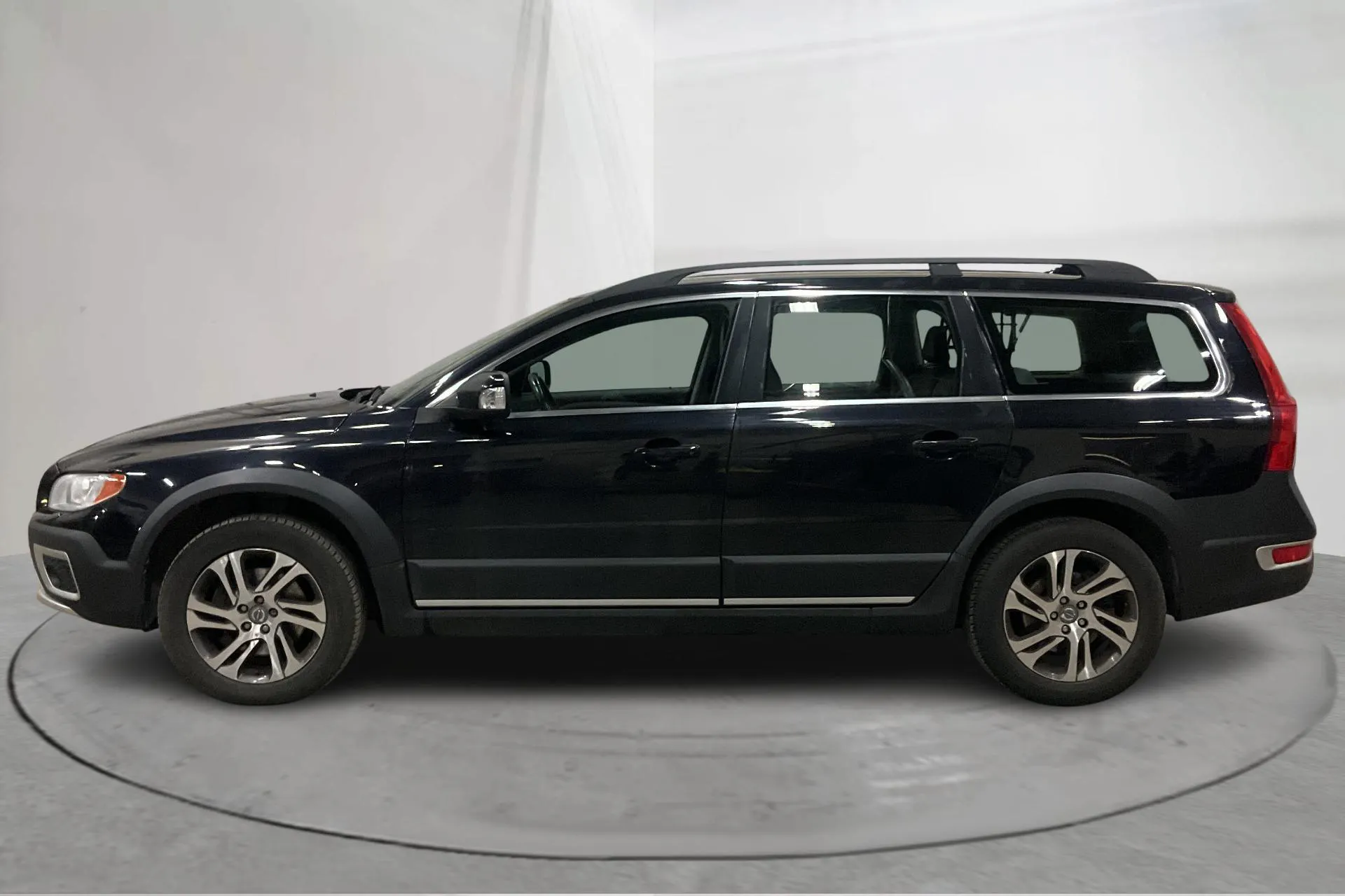 Presentationsfoto 2 av 16: Volvo XC70 II D4 AWD (163hk) - 20 935 mil - Automat - svart - 2013