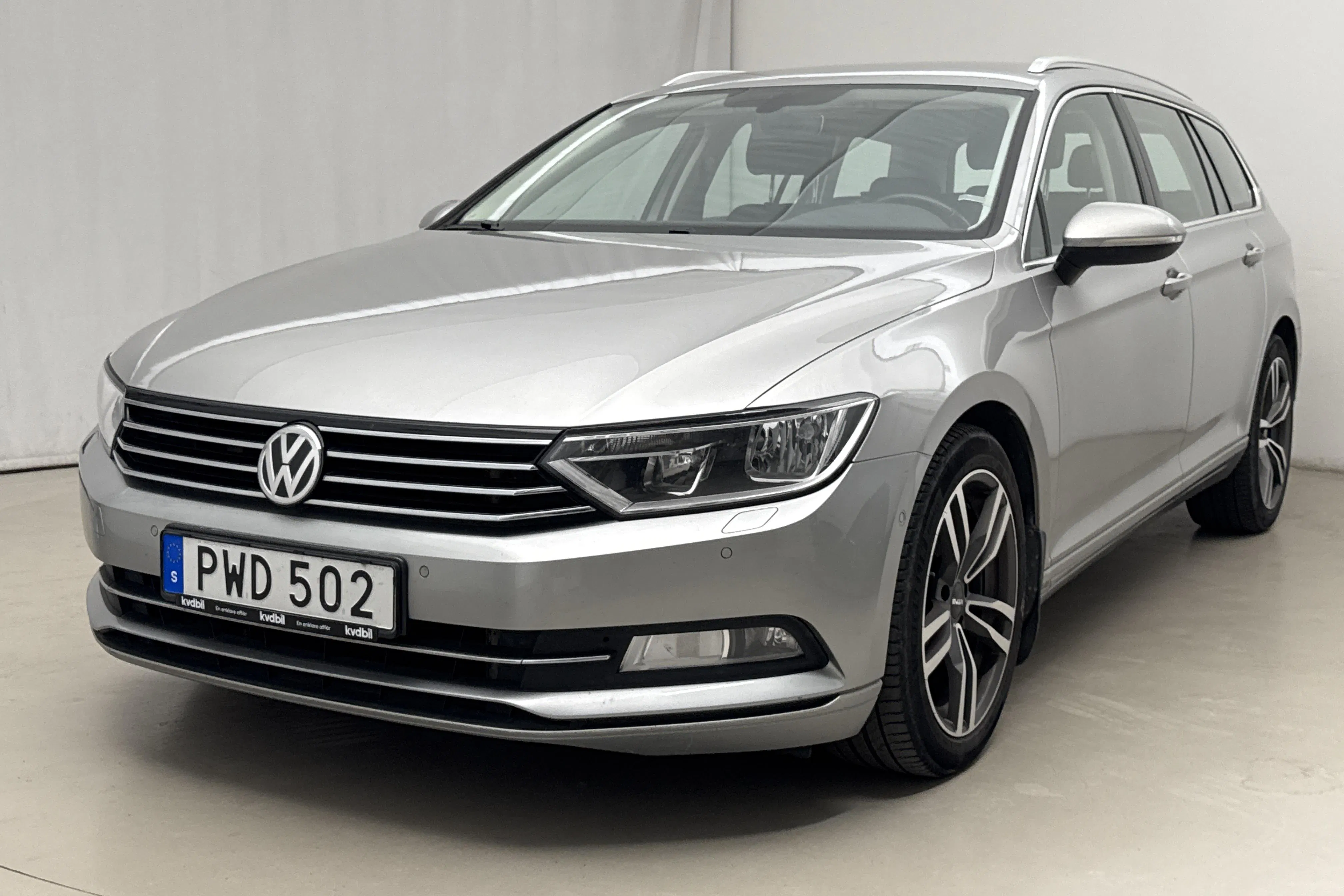 Presentation photo 1 of 18: VW Passat 2.0 TDI Sportscombi (150hk) - 177 140 km - Automatic - silver - 2015