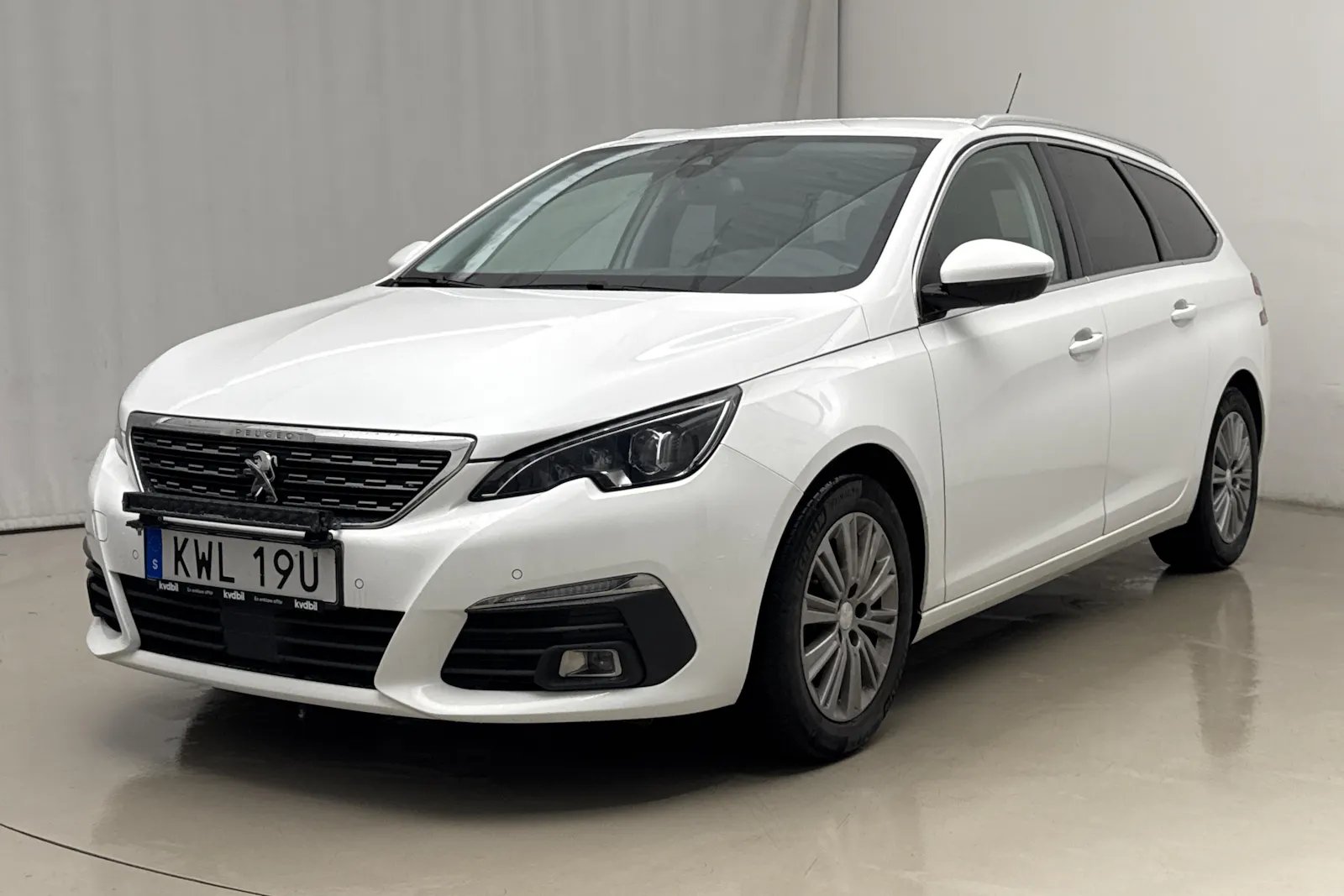 Peugeot 308 SW PureTech 131 л.с.