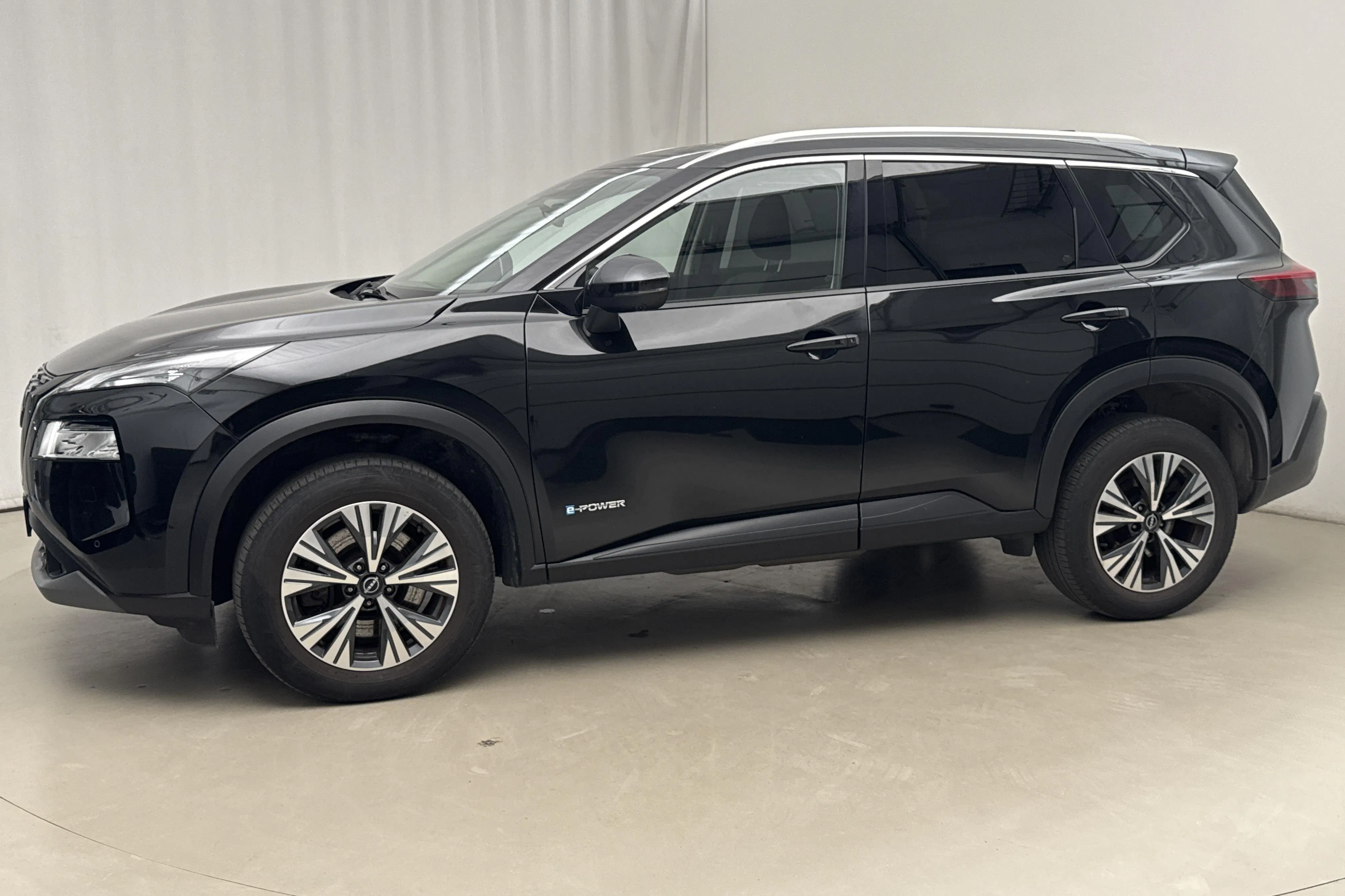 Presentation photo 2 of 16: Nissan X-Trail e-Power (204hk) - 41 640 km - Automatic - black - 2023