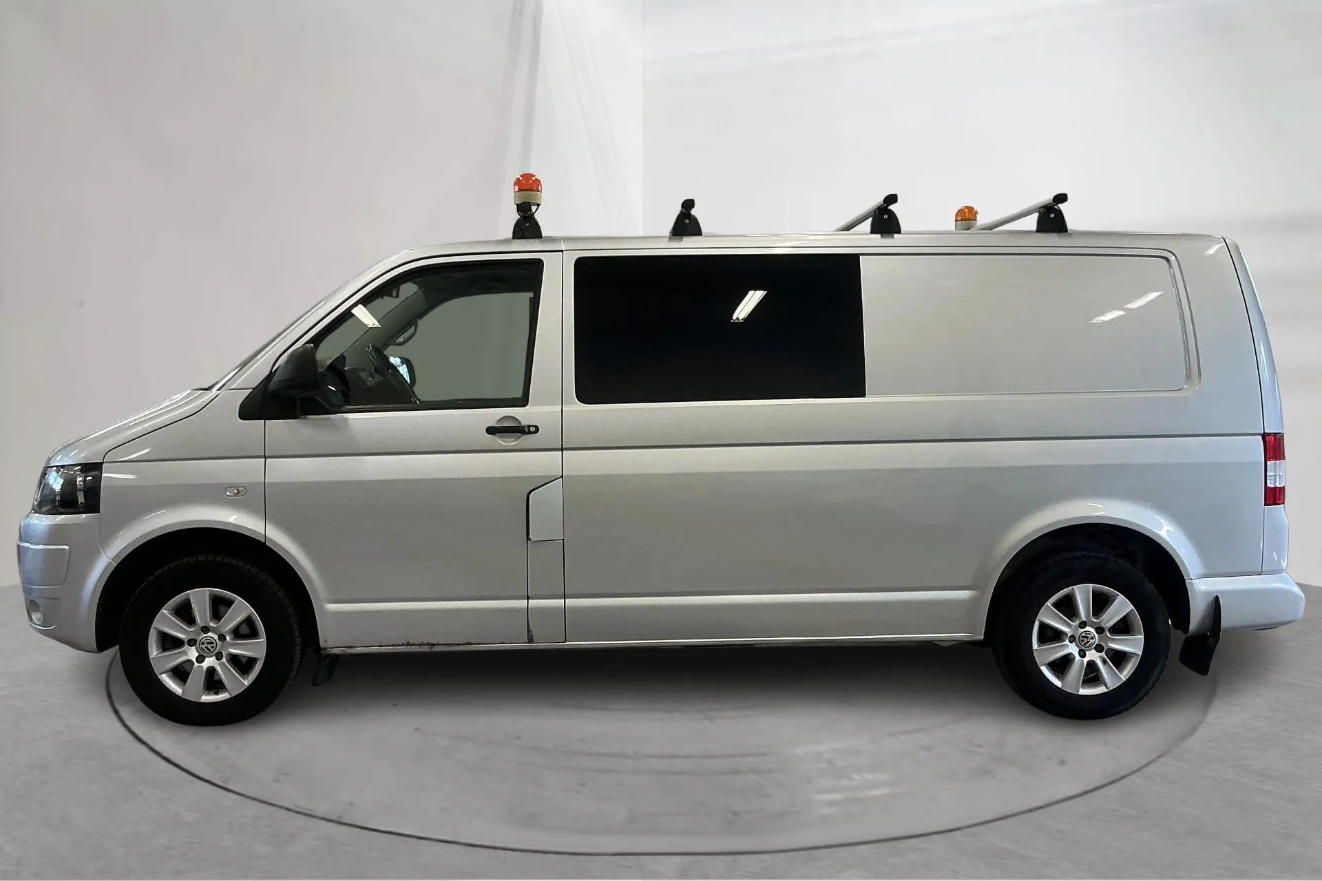 Presentation photo 2 of 15: VW Transporter Kombi T5 2.0 TDI (140hk) - 121 920 km - Manual - silver - 2010