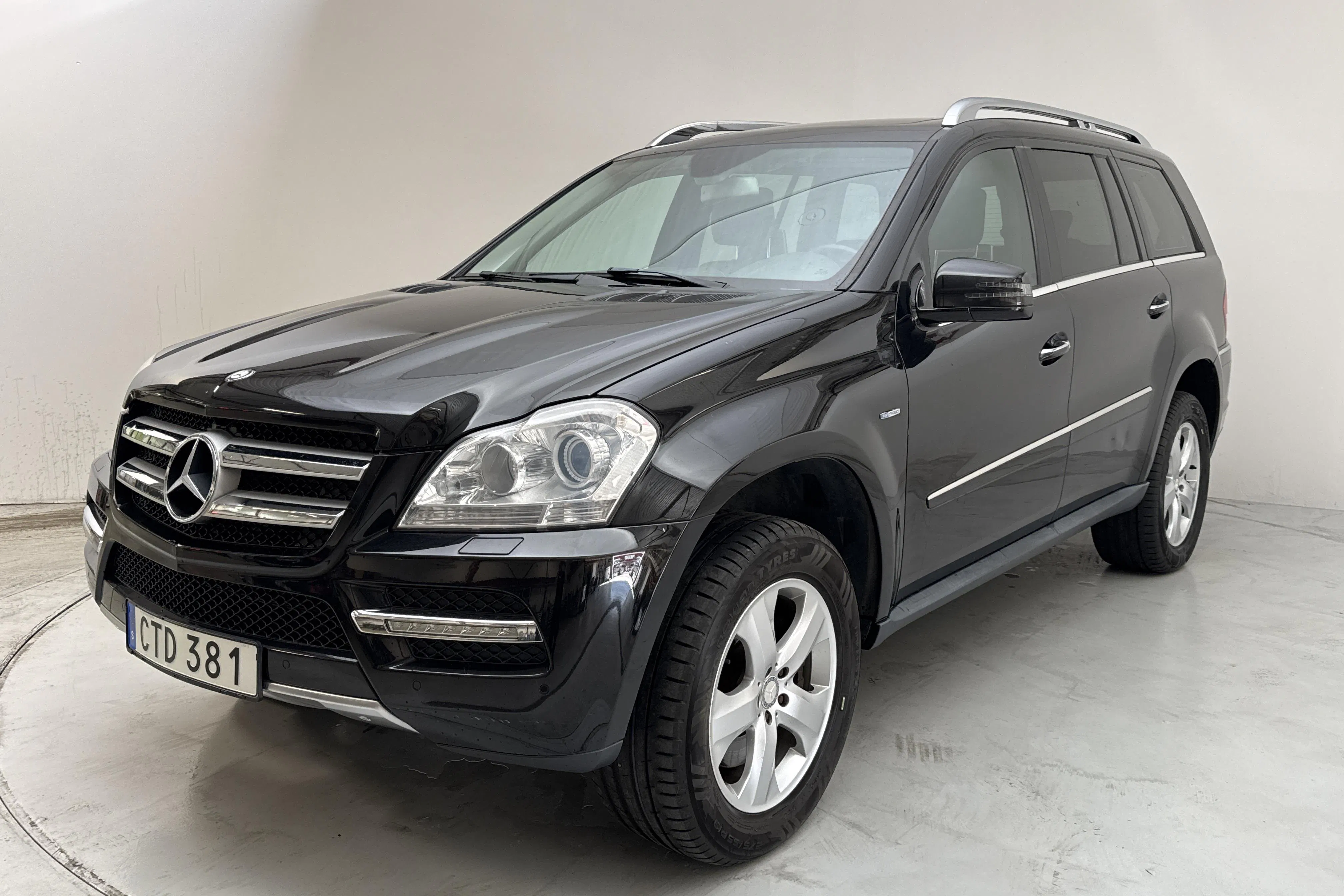 Presentation photo 1 of 17: Mercedes GL 350 CDI BlueEfficiency (224hk) - 185 200 km - Automatic - black - 2011