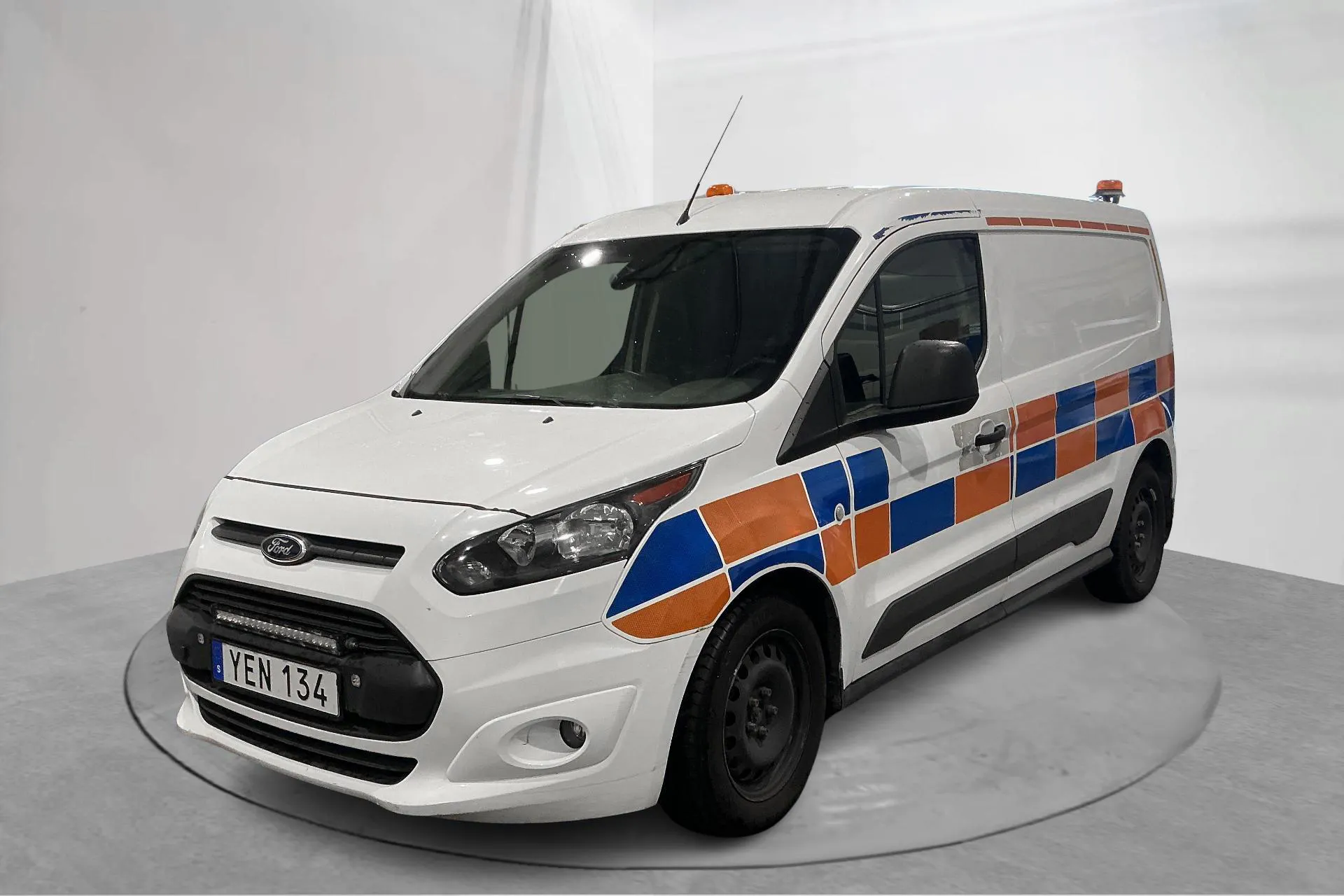 Presentationsfoto 1 av 12: Ford Transit Connect 1.5 TDCi (100hk) - 5 705 mil - Manuell - vit - 2016