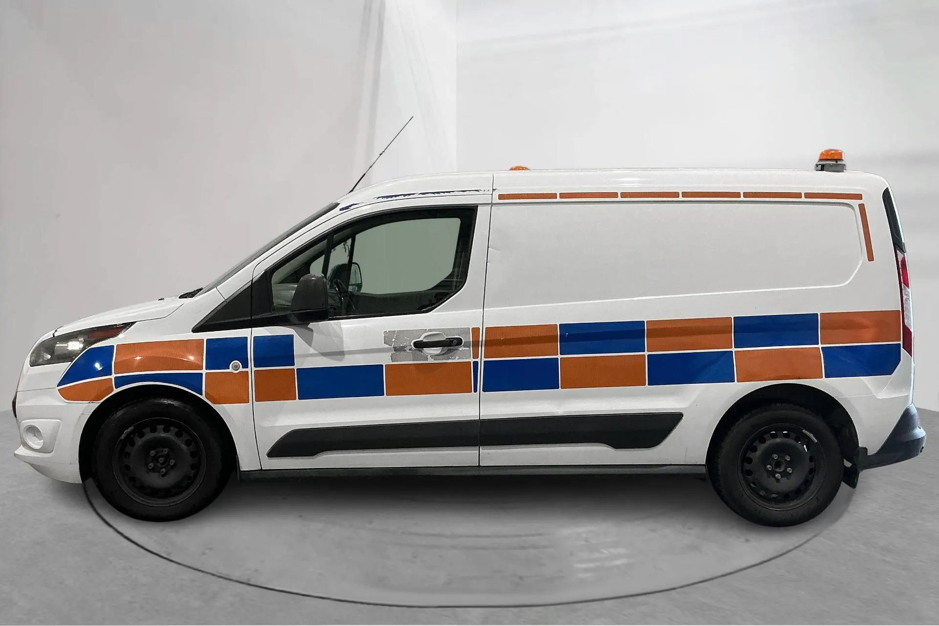 Presentationsfoto 2 av 12: Ford Transit Connect 1.5 TDCi (100hk) - 5 705 mil - Manuell - vit - 2016