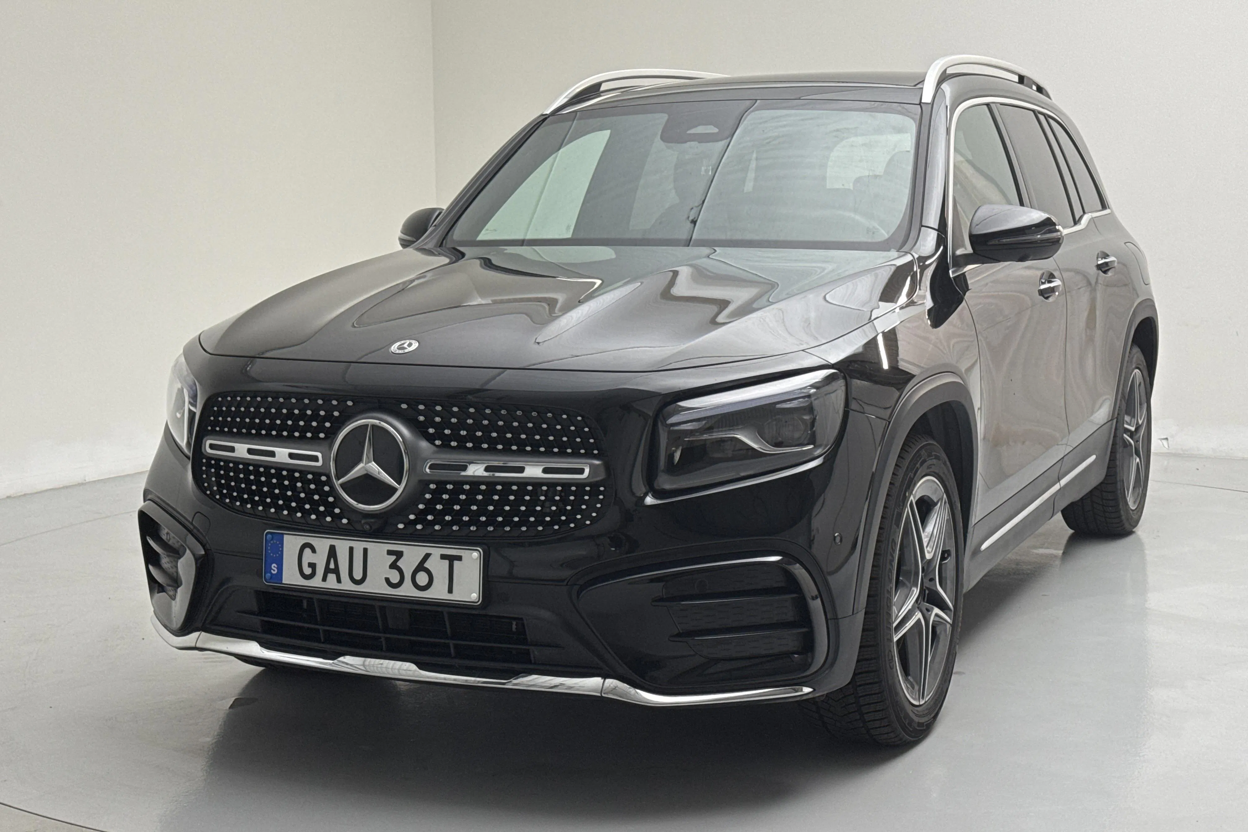 Presentation photo 1 of 22: Mercedes GLB 200 X247 (163hk) - 9 890 km - Automatic - black - 2025