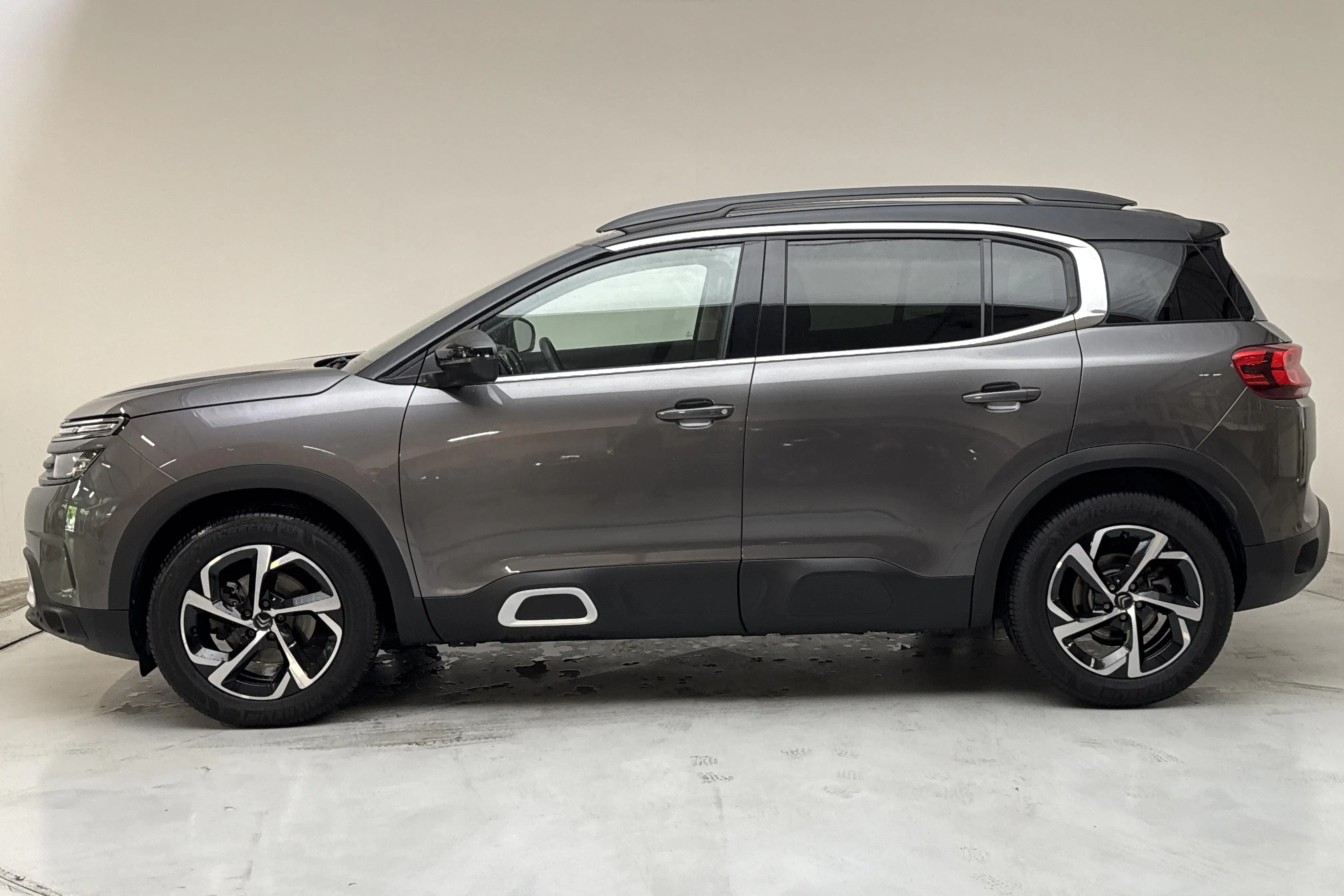 Presentation photo 2 of 14: Citroën C5 Aircross PureTech (180hk) - 38 150 km - Automatic - gray - 2020