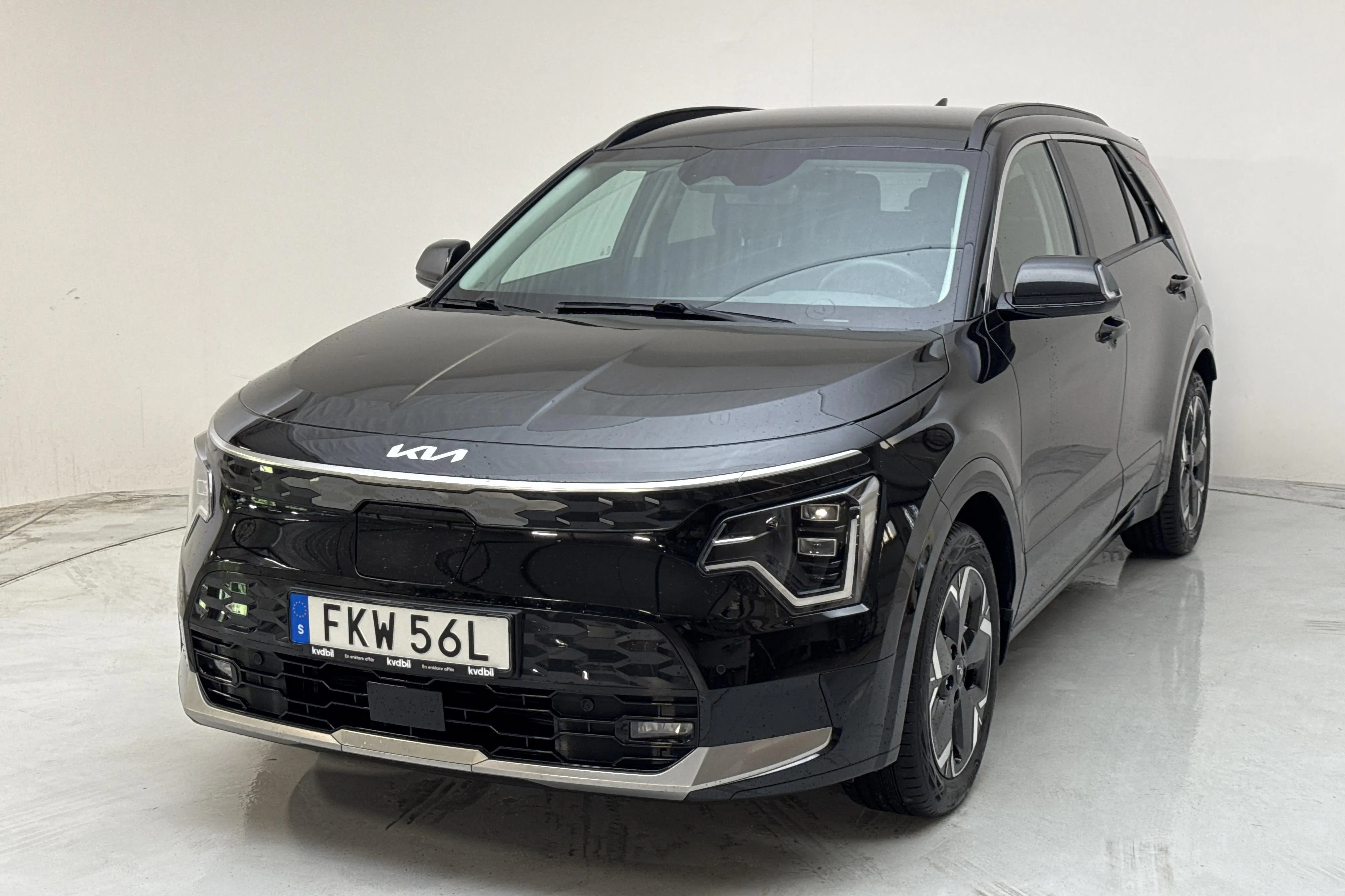 Presentationsfoto 1 av 16: KIA Niro EV 65kWh (204hk) - 5 901 mil - Automat - svart - 2023