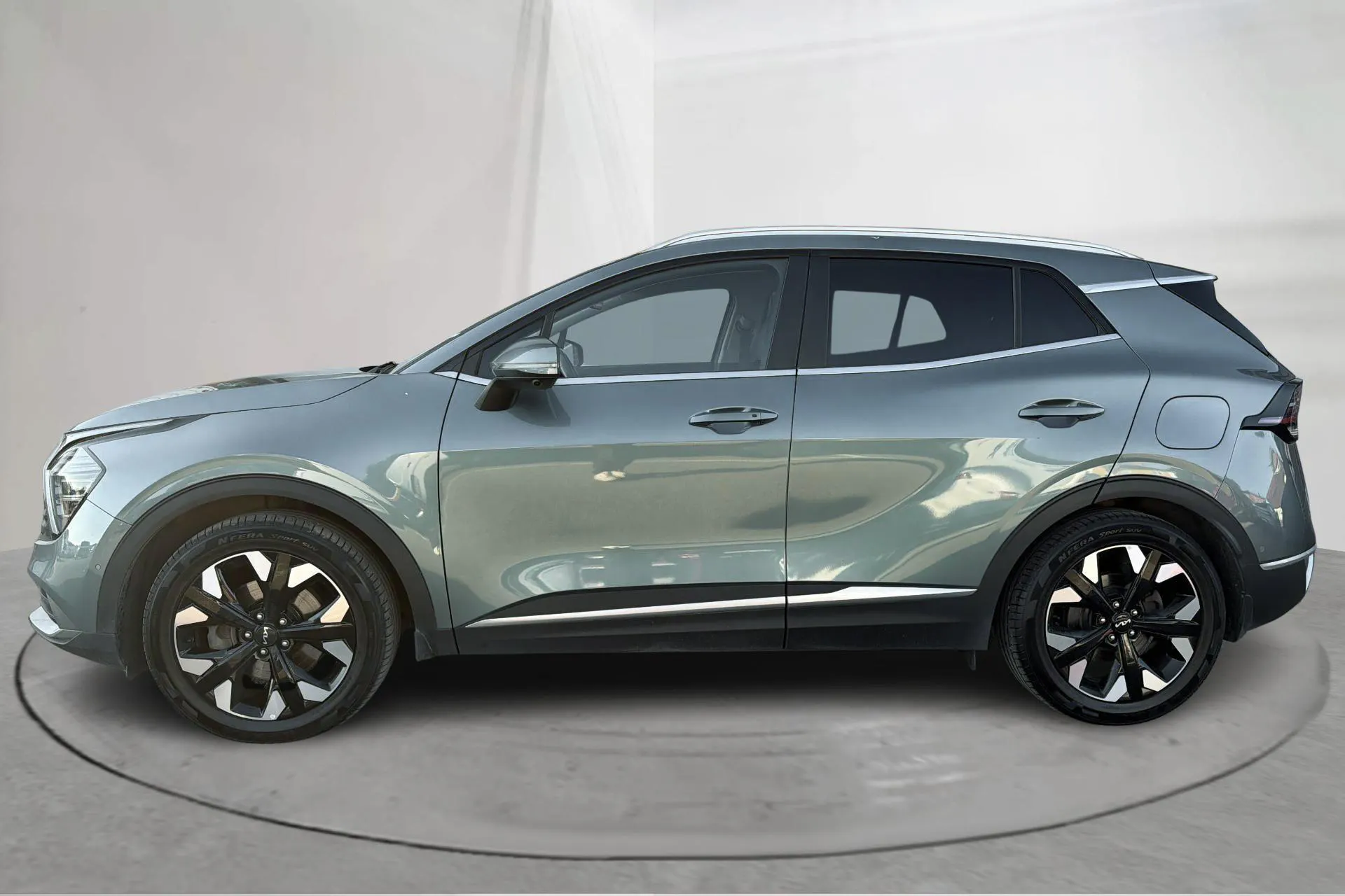 Presentation photo 2 of 19: KIA Sportage PHEV AWD (265hk) - 131 970 km - Automatic - gray - 2023