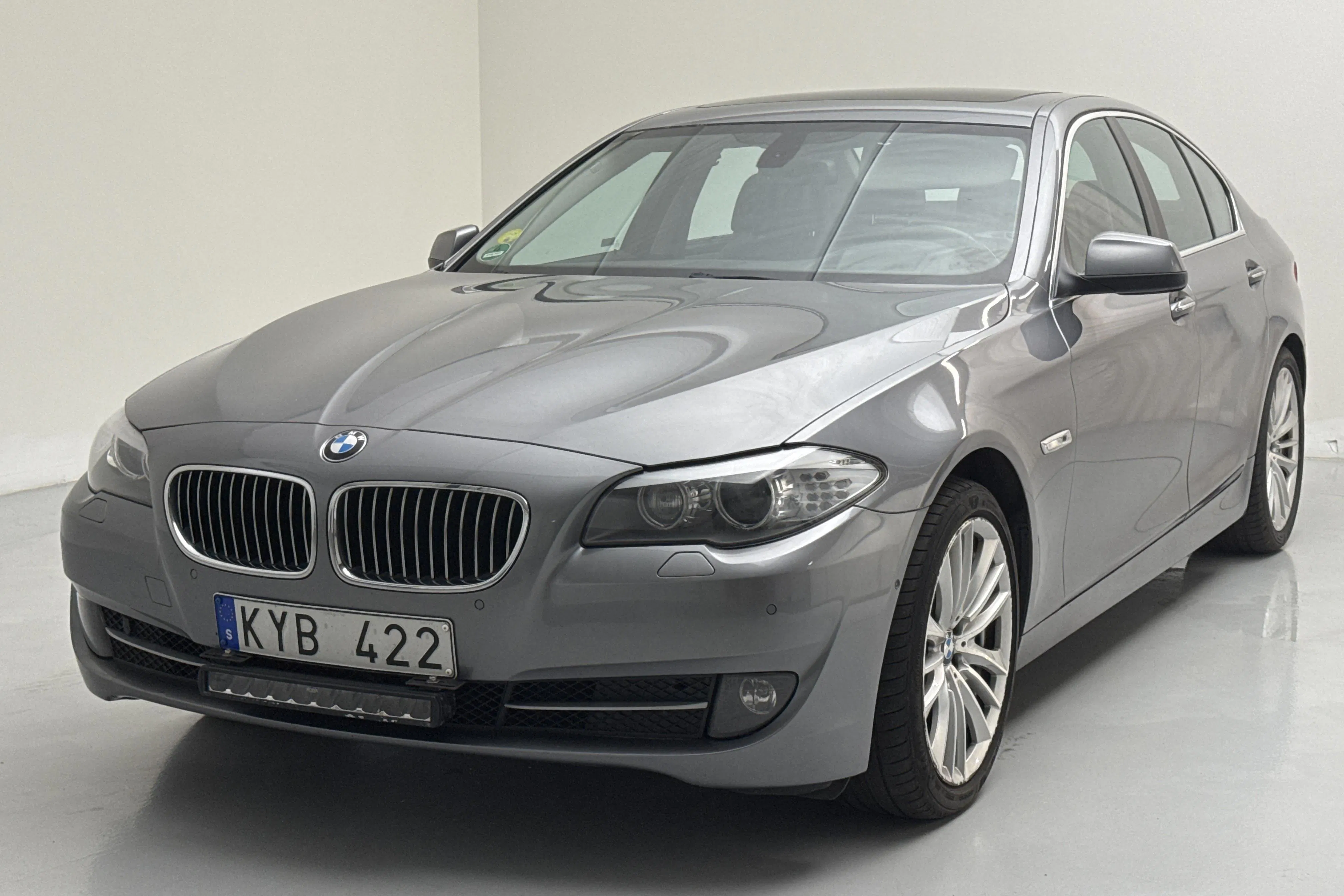Presentation photo 1 of 16: BMW 530d Sedan, F10 (245hk) - 213 890 km - Automatic - gray - 2010