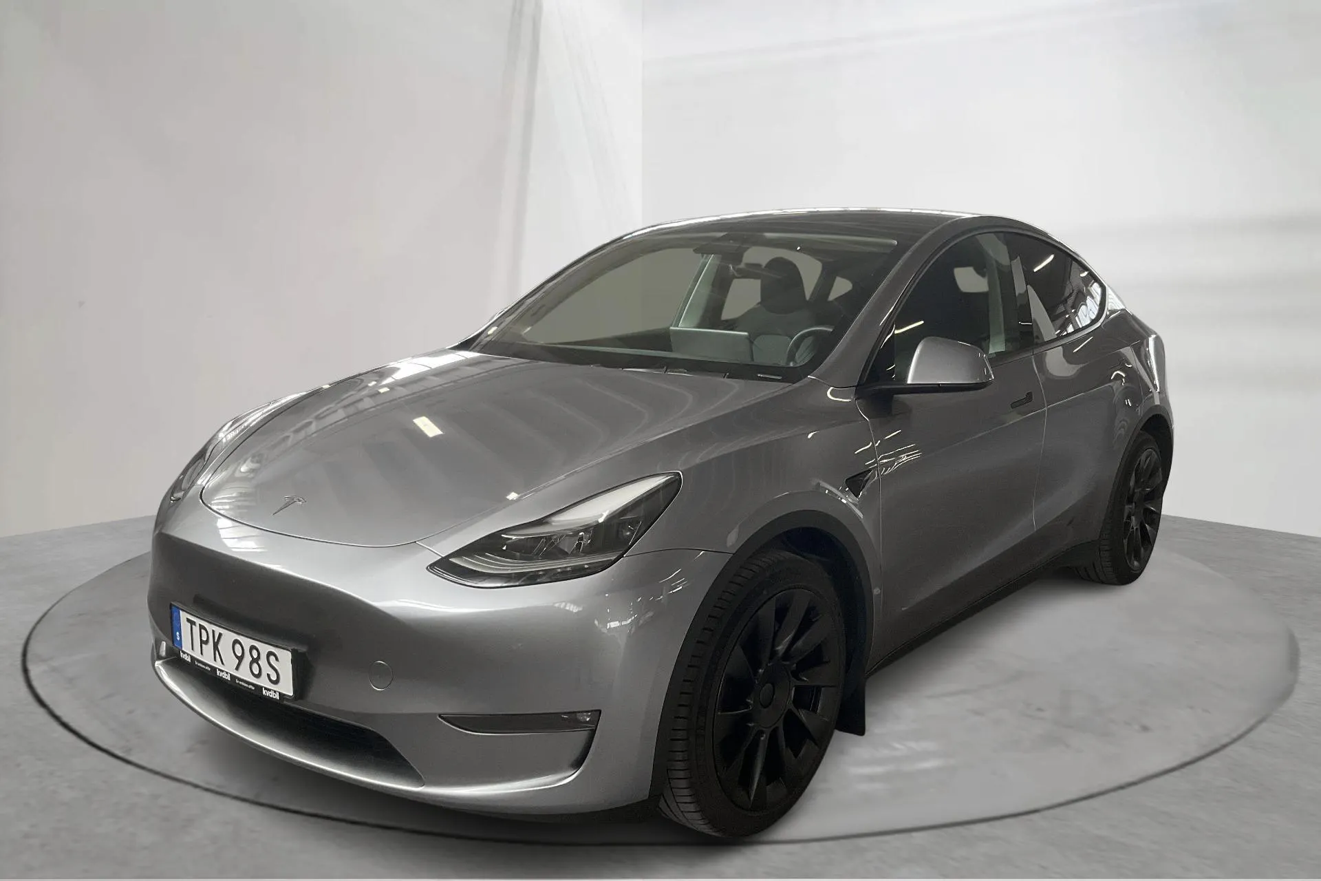 Presentation photo 1 of 20: Tesla Model Y Long Range Dual Motor AWD - 33 730 km - Automatic - gray - 2024