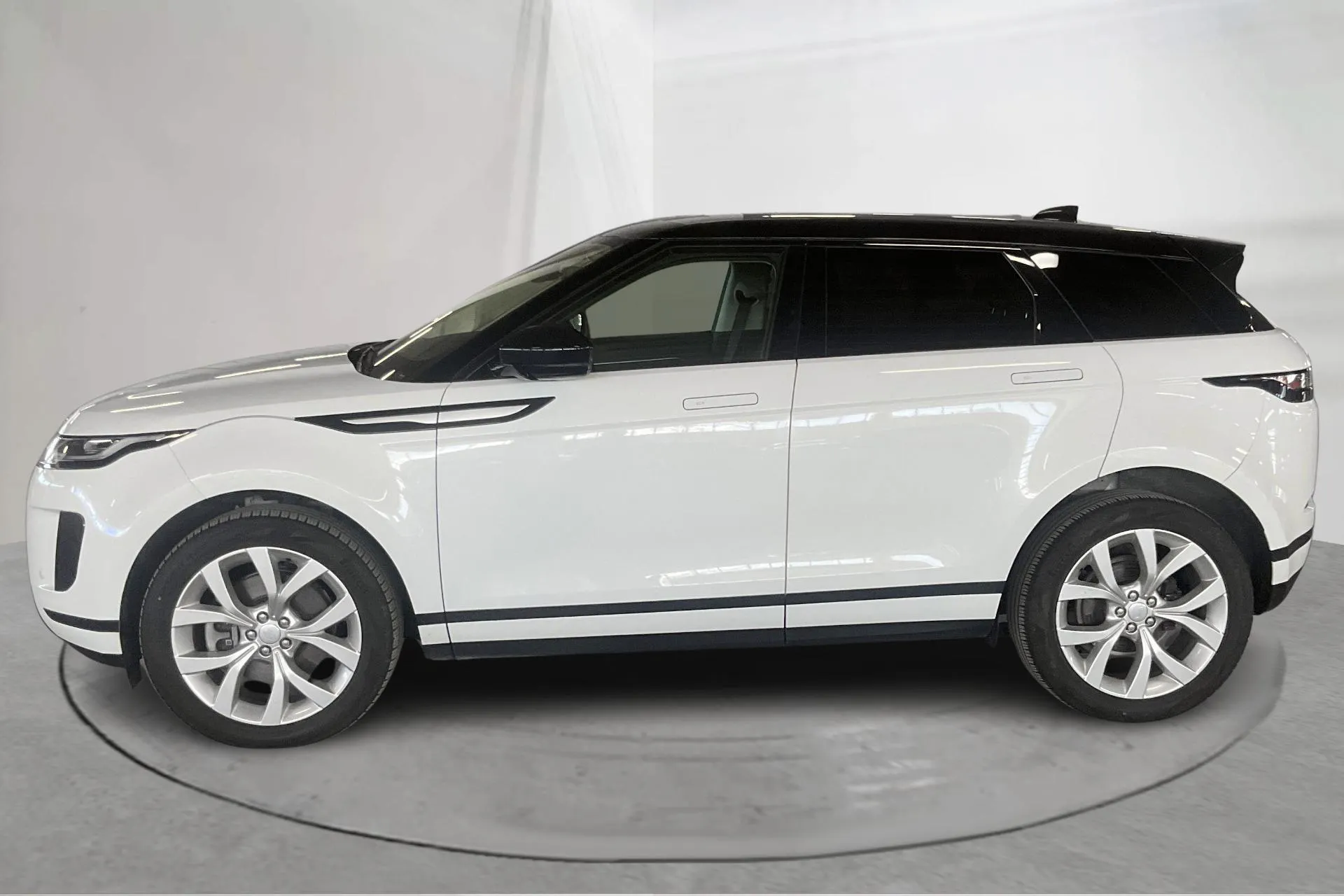 Presentation photo 2 of 16: Land Rover Range Rover Evoque 2.0 D200 AWD 5dr (204hk) - 75 990 km - Automatic - white - 2023