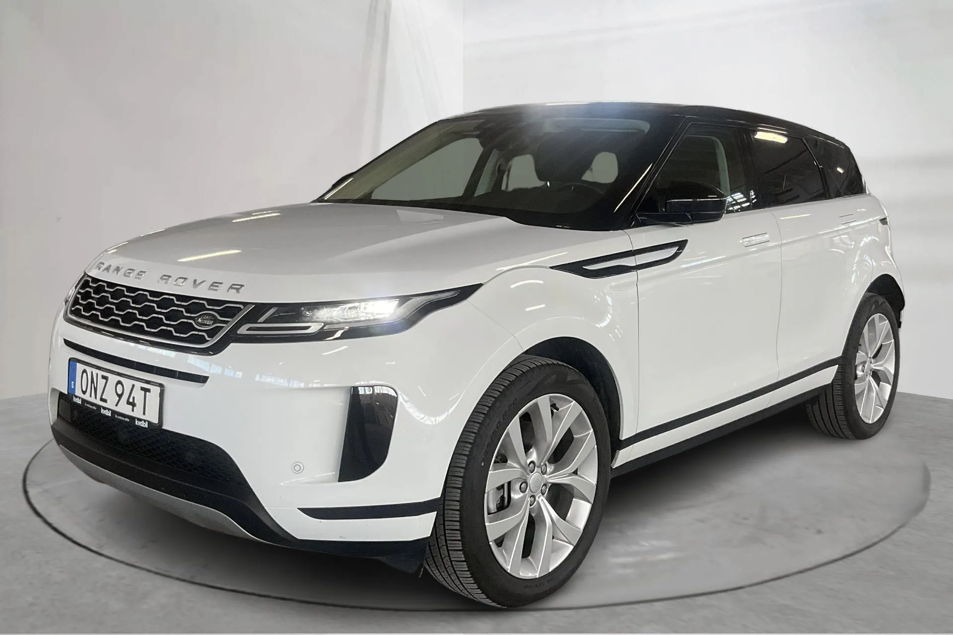 Presentation photo 1 of 16: Land Rover Range Rover Evoque 2.0 D200 AWD 5dr (204hk) - 75 990 km - Automatic - white - 2023