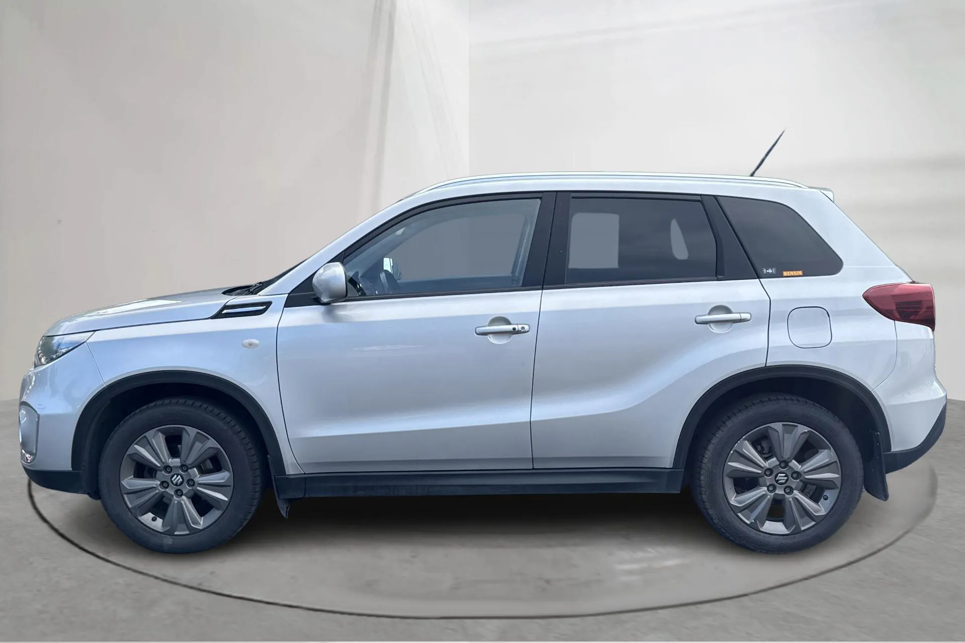 Presentation photo 2 of 14: Suzuki Vitara 1.4T Boosterjet Hybrid Allgrip 4x4 (129hk) - 250 820 km - Automatic - gray - 2021
