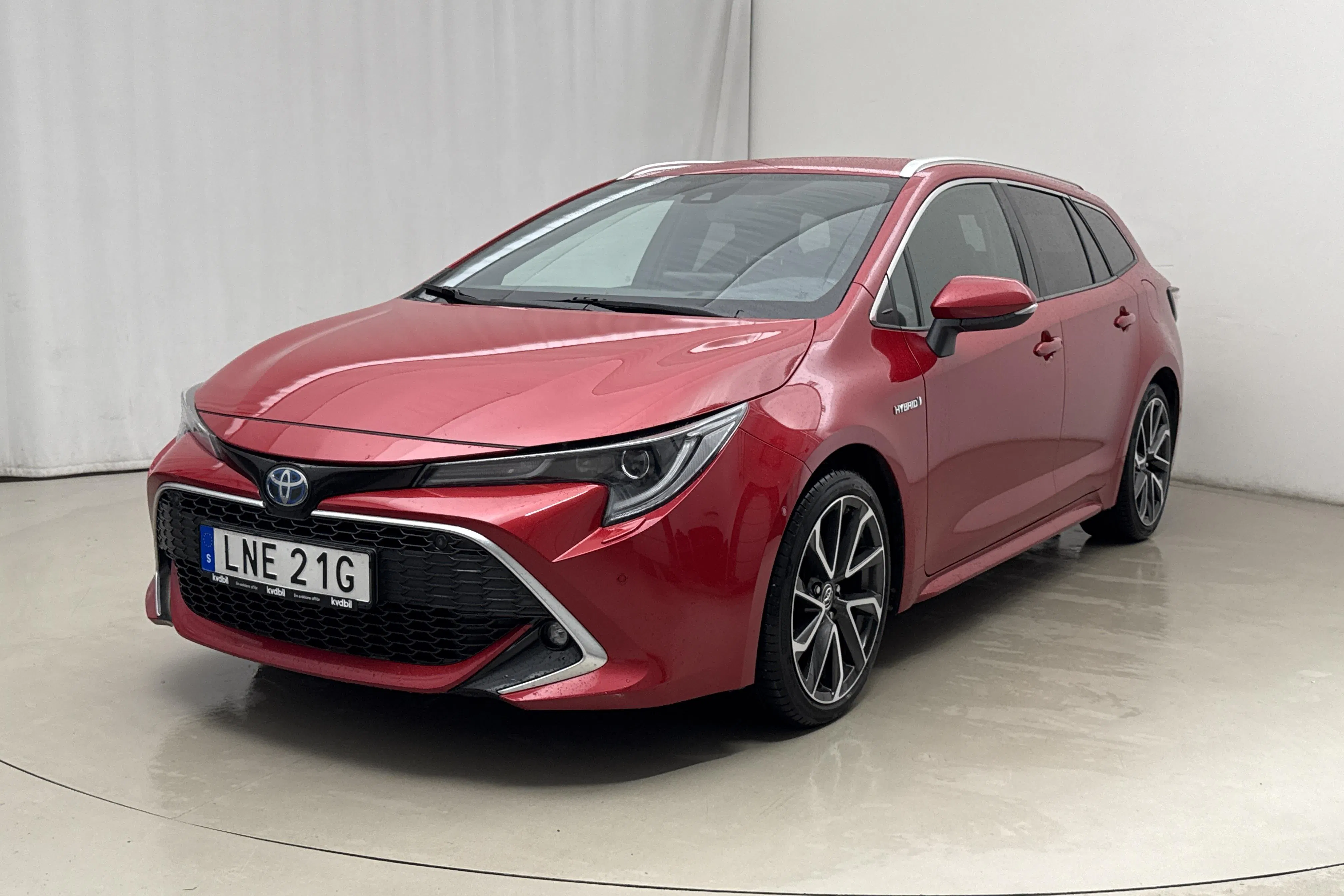Presentationsfoto 1 av 18: Toyota Corolla 2.0 Hybrid Touring Sports (184hk) - 10 816 mil - Automat - röd - 2020