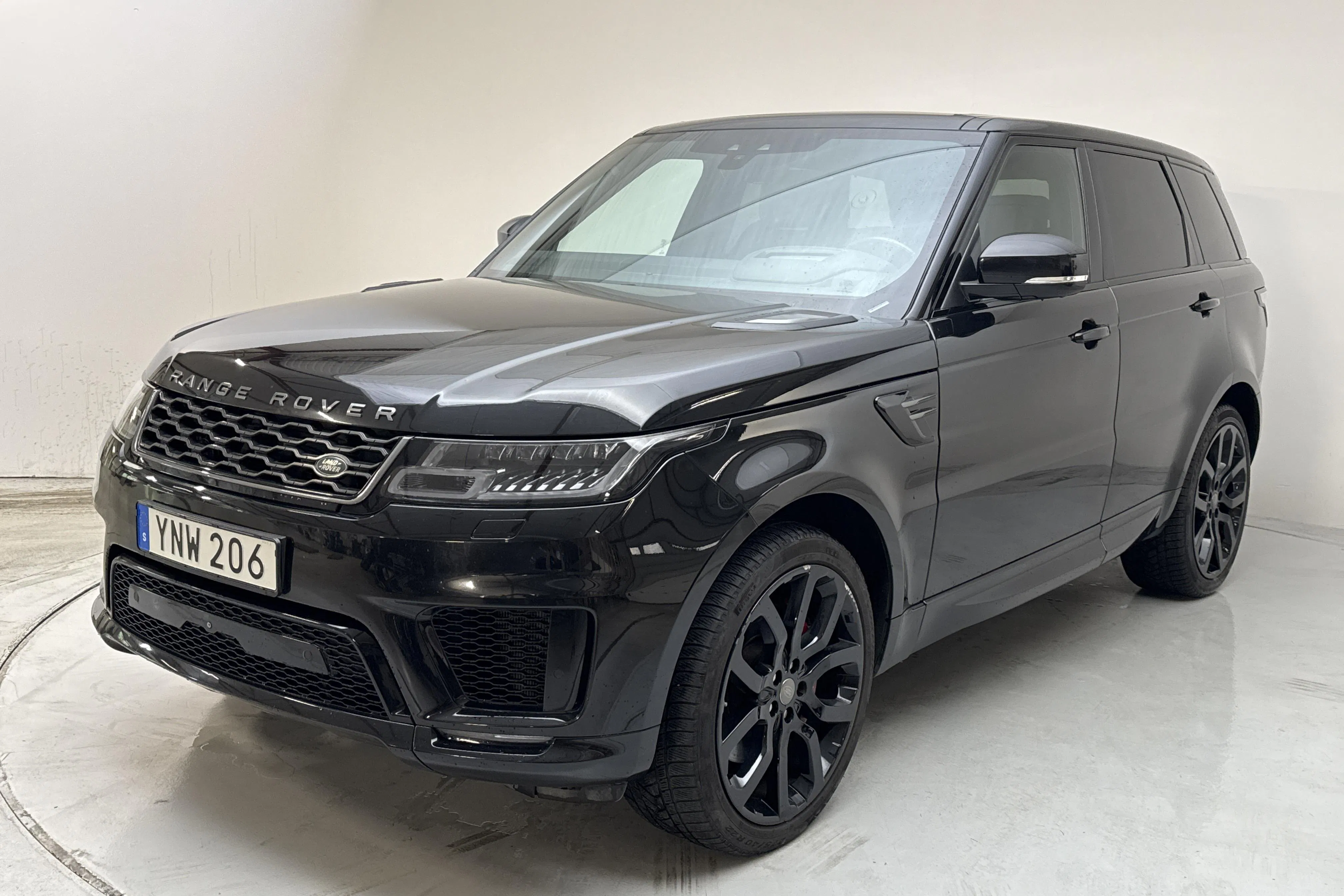 Presentationsfoto 1 av 15: Land Rover Range Rover Sport P525 (525hk) - 13 982 mil - Automat - svart - 2018