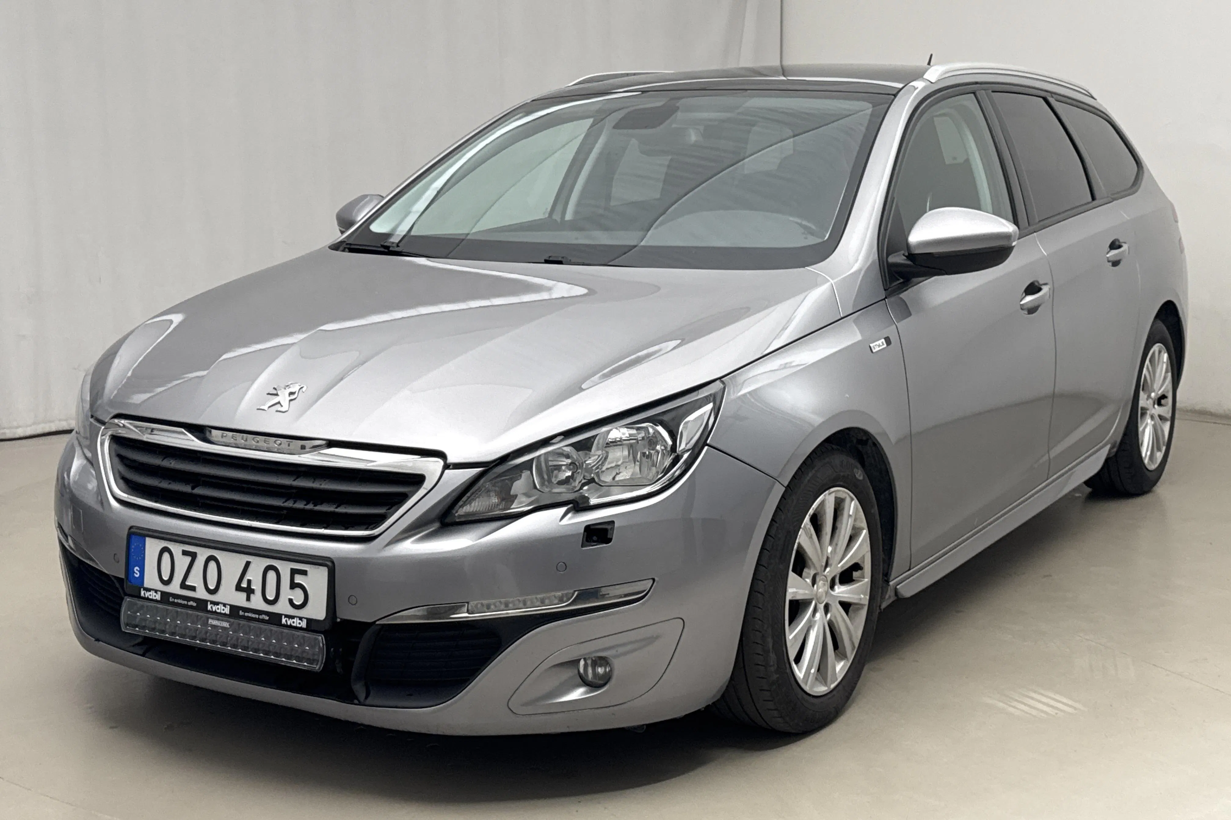 Presentation photo 1 of 20: Peugeot 308 SW BlueHDi (120hk) - 194 360 km - Automatic - gray - 2016