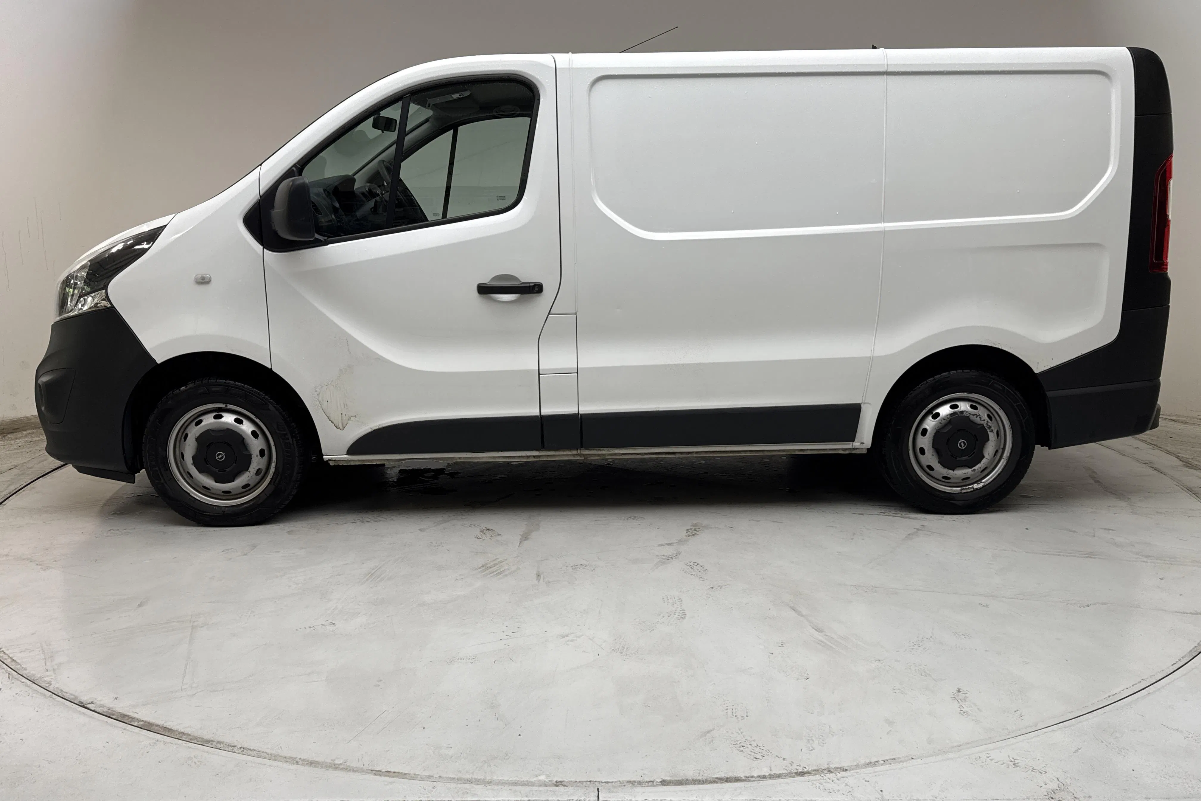 Presentationsfoto 2 av 12: Opel Vivaro 1.6 BITURBO (125hk) - 21 029 mil - Manuell - vit - 2017
