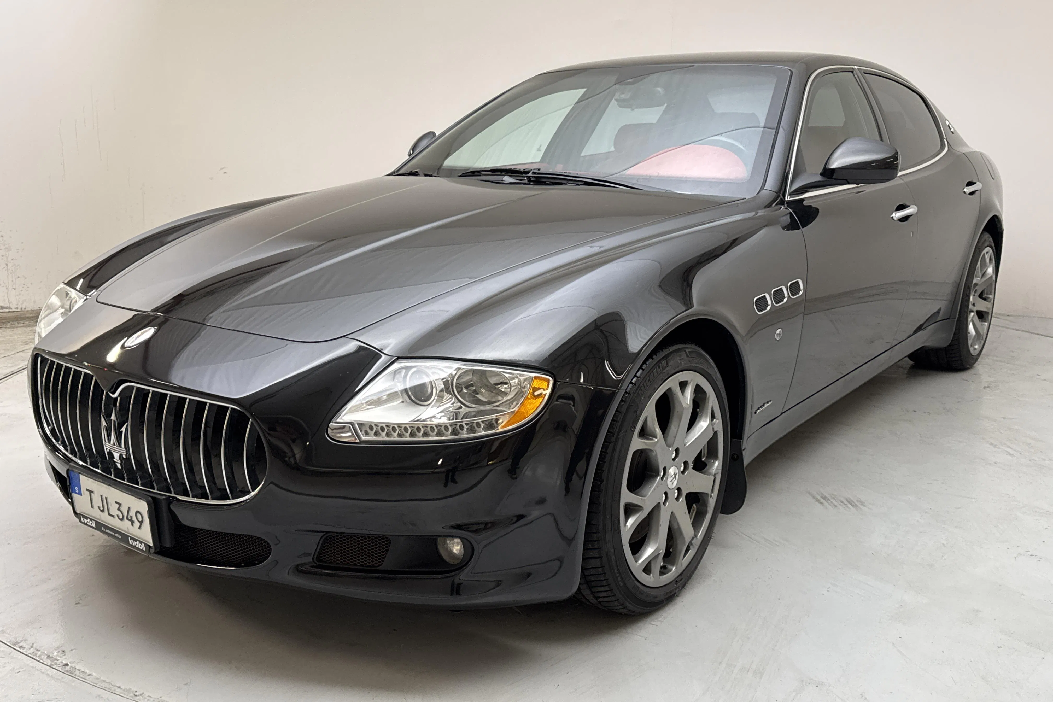 Presentation photo 1 of 19: Maserati Quattroporte S 4.7 V8 (431hk) - 137 110 km - Automatic - black - 2009