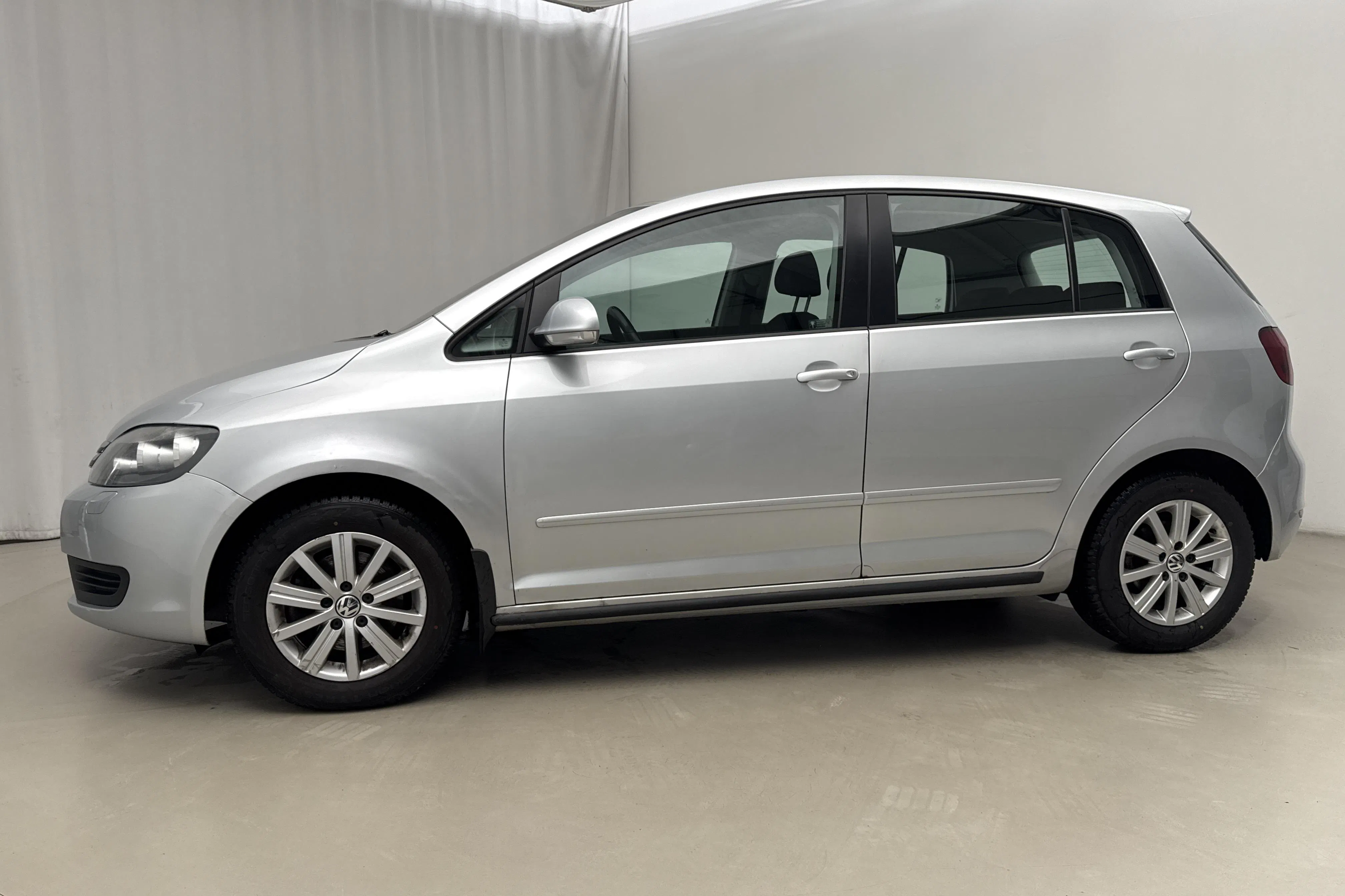 Presentation photo 2 of 16: VW Golf VI 1.4 TSI Plus (122hk) - 162 670 km - Manual - silver - 2010