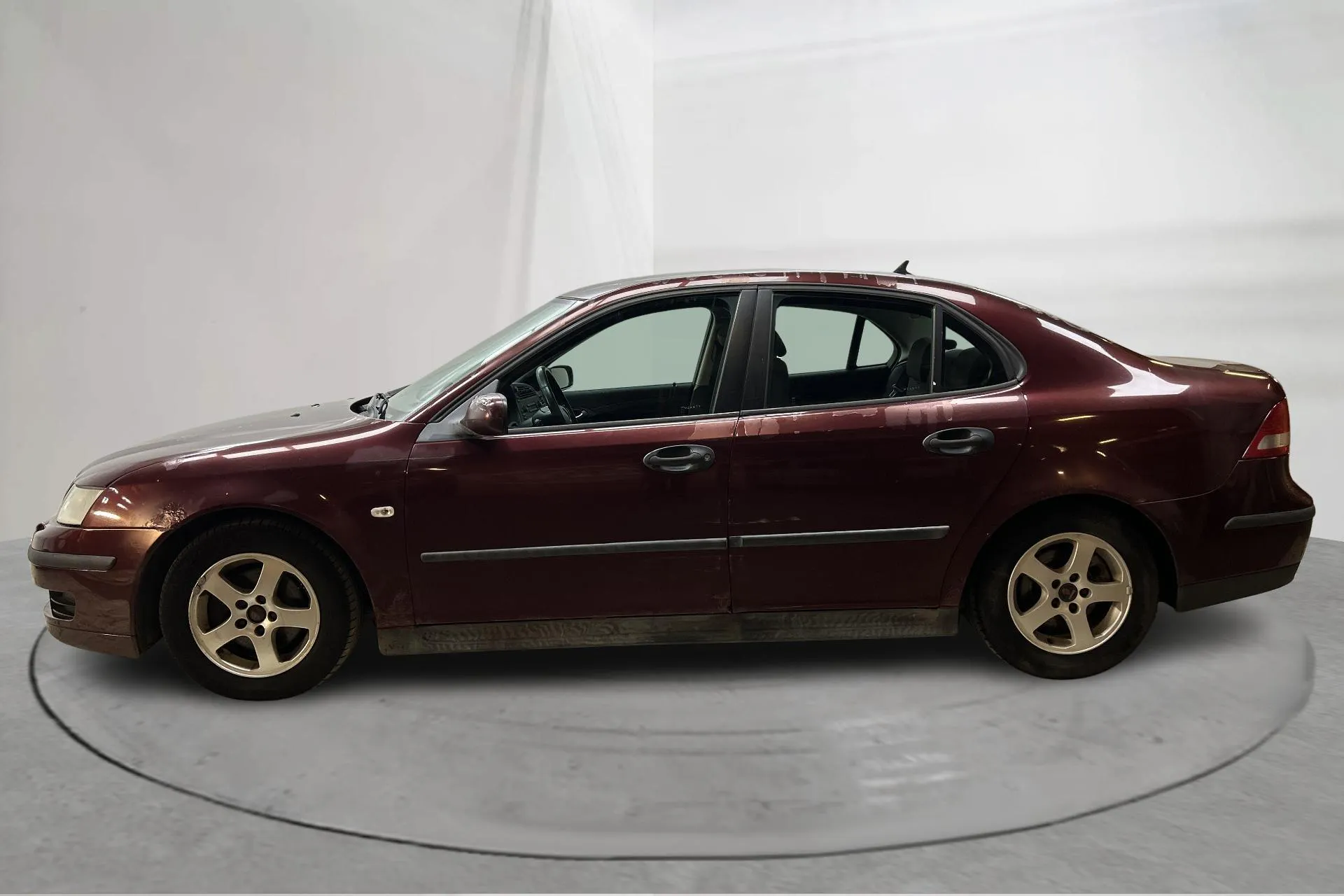 Presentationsfoto 2 av 13: Saab 9-3 1.8t SportSedan (150hk) - 26 006 mil - Manuell - Mörkröd - 2004
