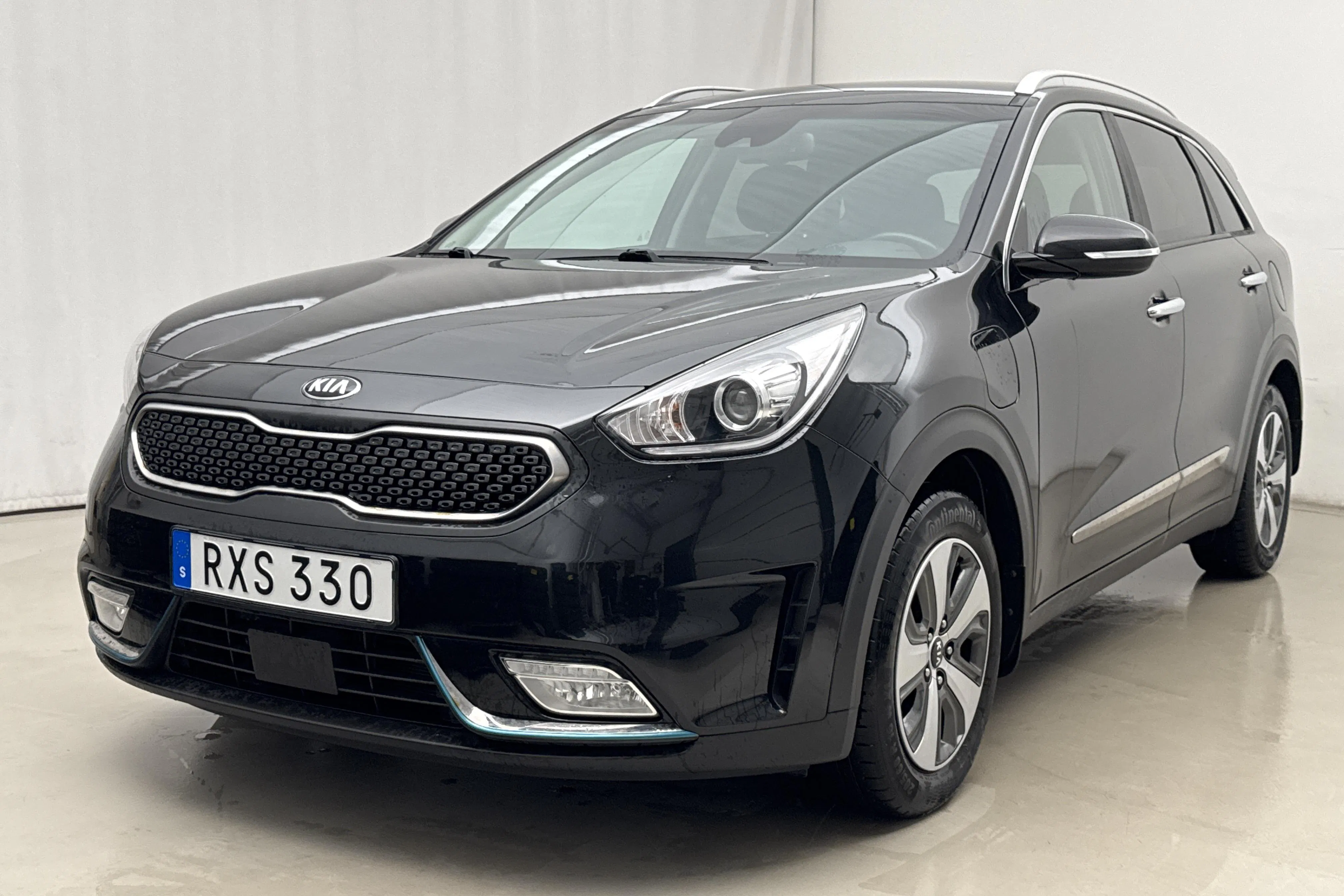 Presentationsfoto 1 av 19: KIA Niro Plug-in Hybrid 1.6 (141hk) - 11 370 mil - Automat - svart - 2018