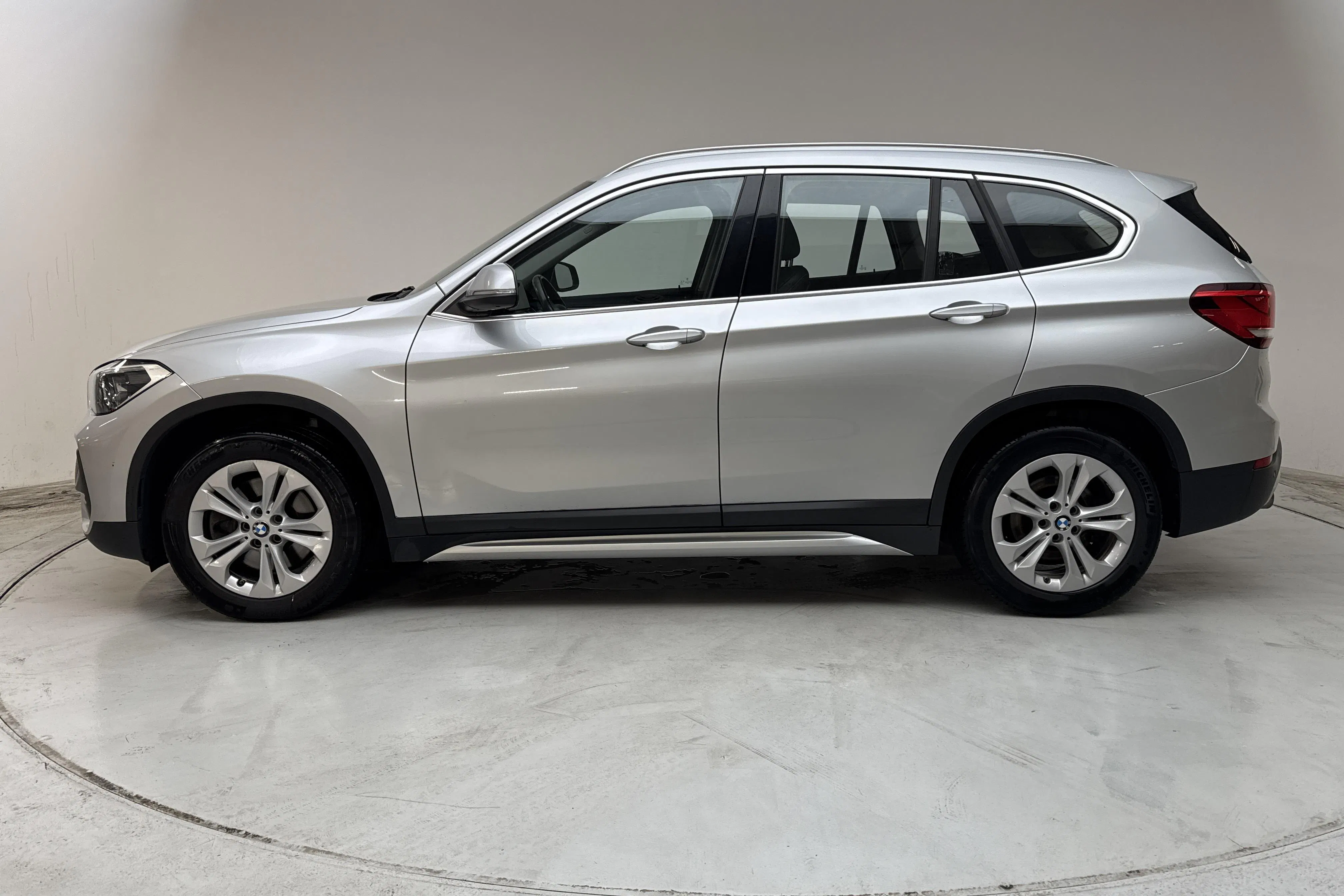 Presentation photo 2 of 16: BMW X1 xDrive20d LCI, F48 (190hk) - 267 550 km - Automatic - silver - 2020