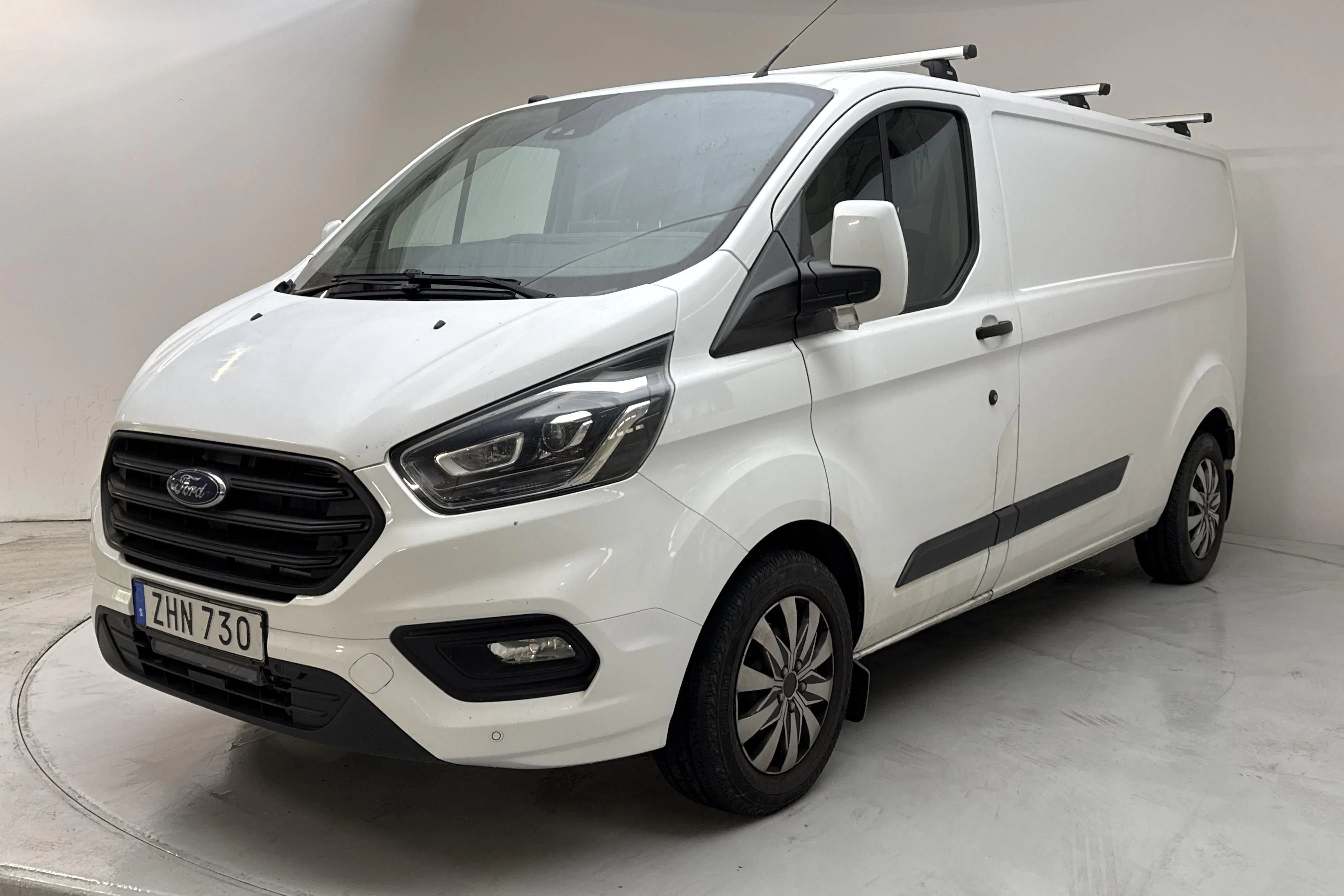 Presentationsfoto 1 av 13: Ford Transit Custom 300 (130hk) - 13 949 mil - Automat - vit - 2018