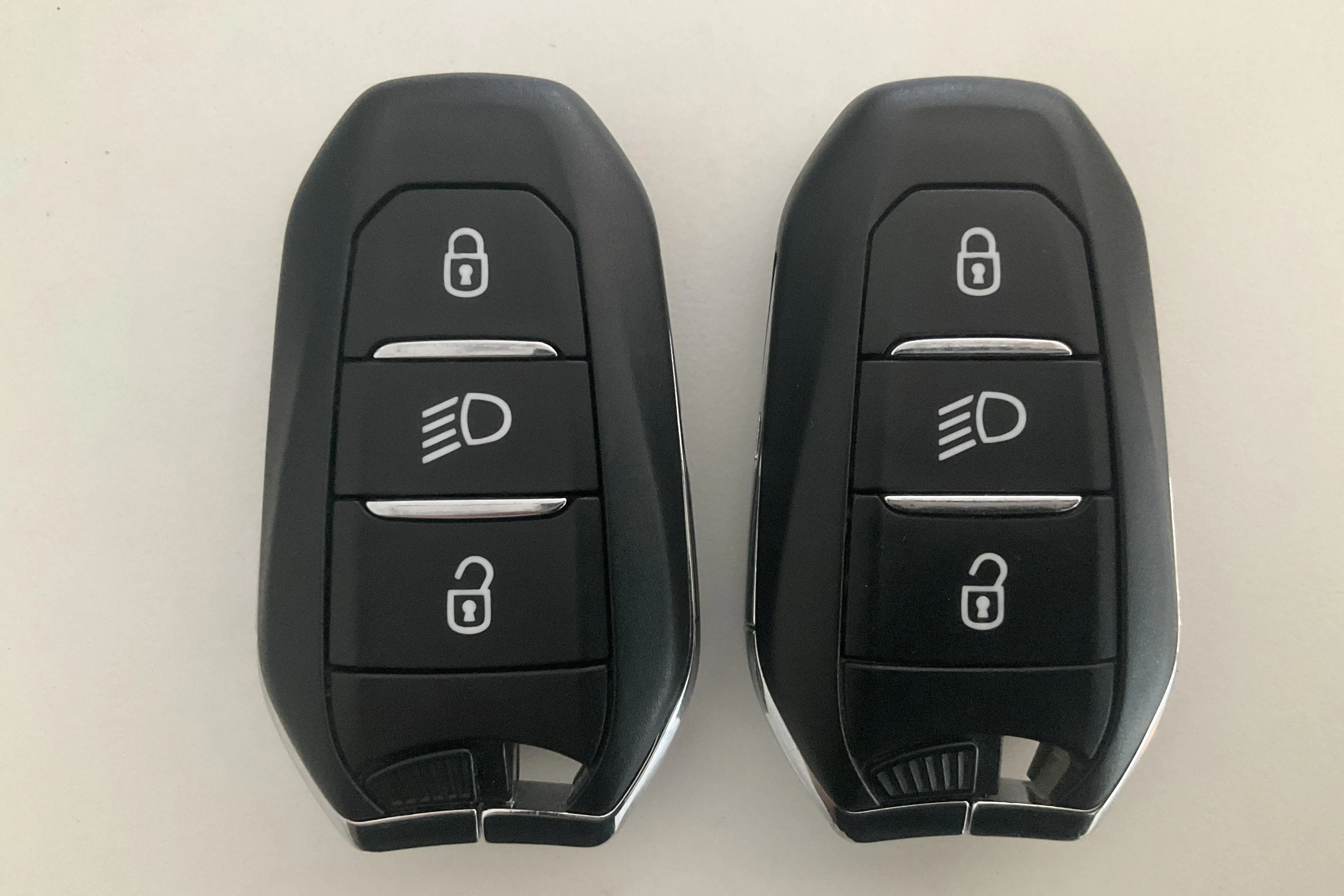 Presentationsfoto 22 av 22: Peugeot 3008 1.6 Plug-in Hybrid 4 (300hk) - 9 784 mil - Automat - grå - 2020