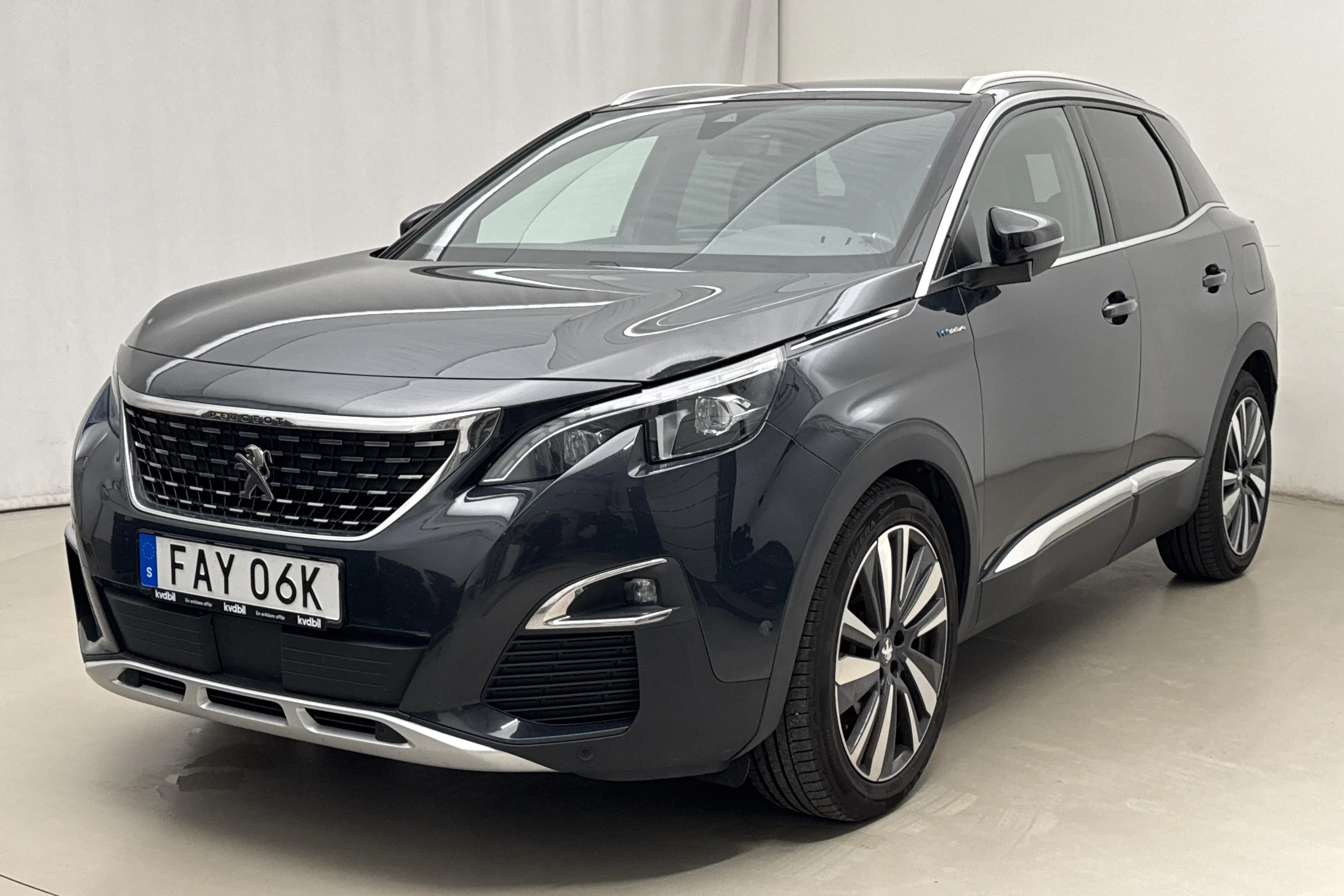 Presentationsfoto 1 av 22: Peugeot 3008 1.6 Plug-in Hybrid 4 (300hk) - 9 784 mil - Automat - grå - 2020