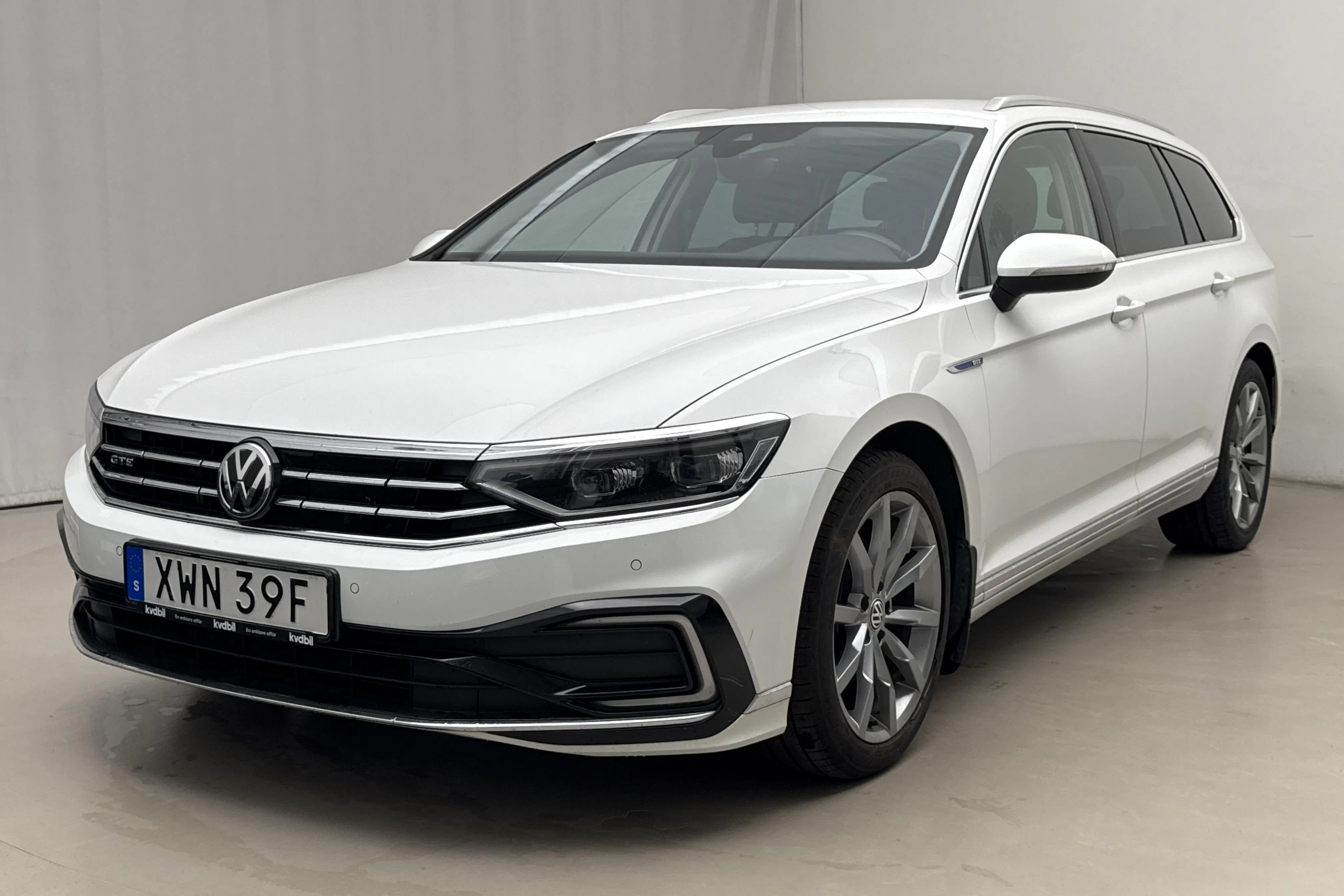 Presentation photo 1 of 24: VW Passat 1.4 GTE Sportscombi (218hk) - 147 760 km - Automatic - white - 2020